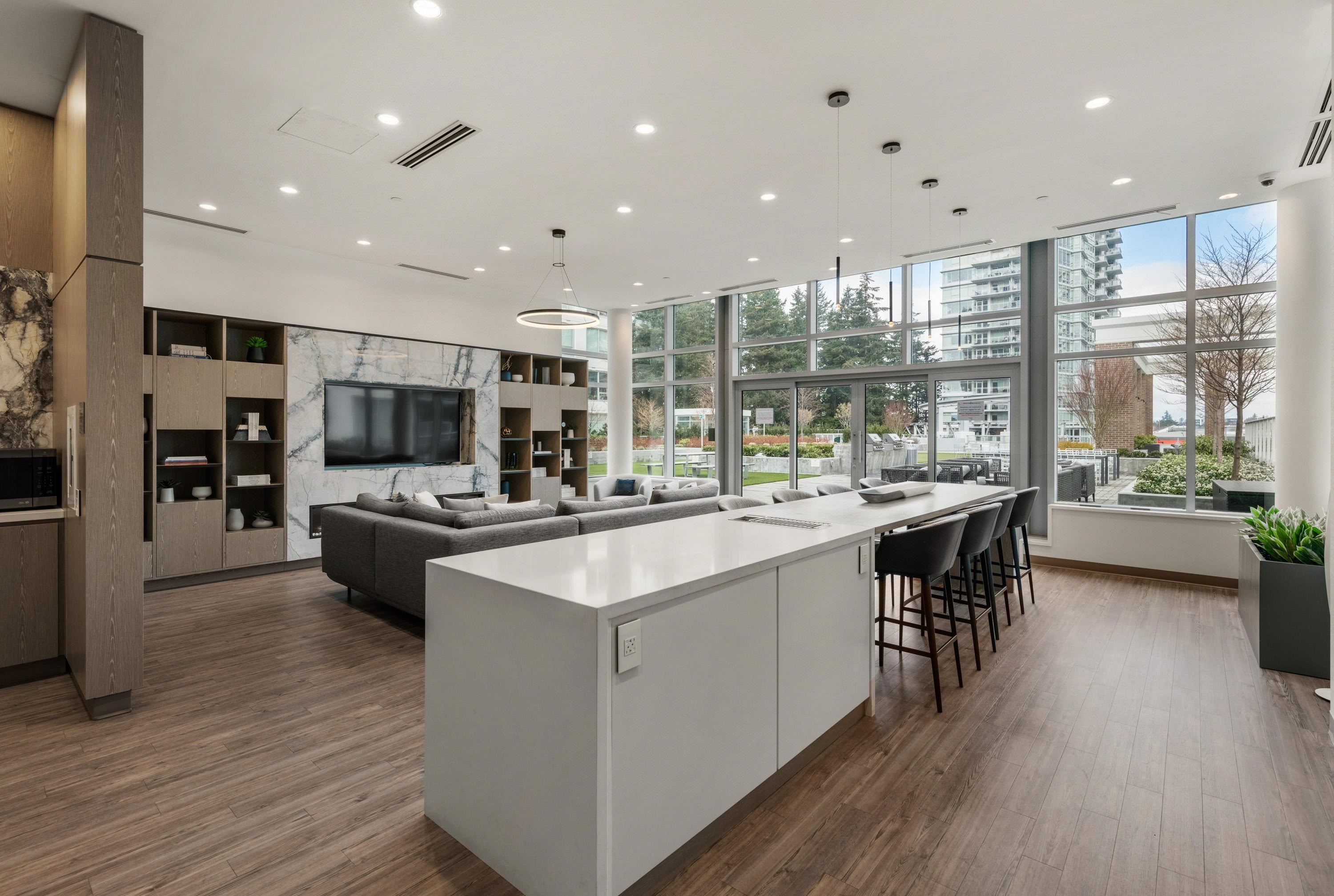 315-15165 Thrift Avenue, White Rock, BC