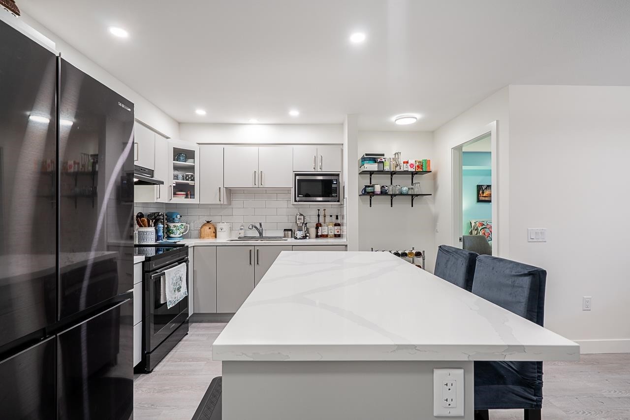 202-19730 56 Avenue, Langley, BC