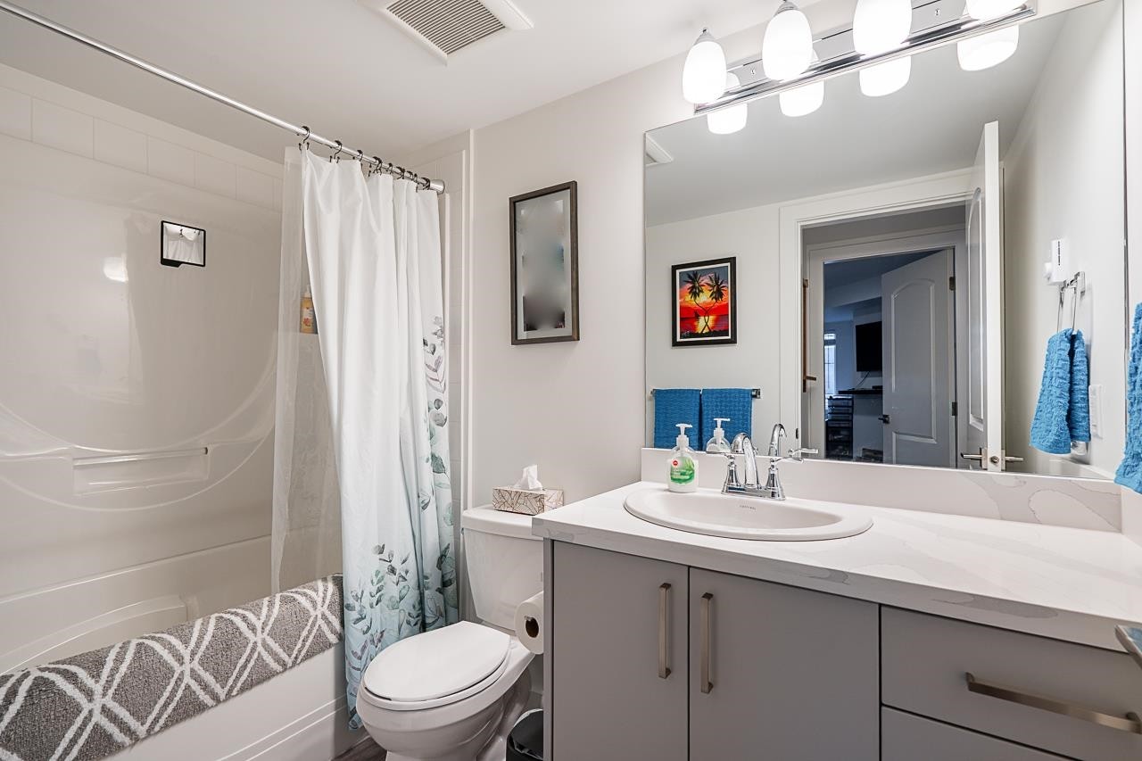 202-19730 56 Avenue, Langley, BC