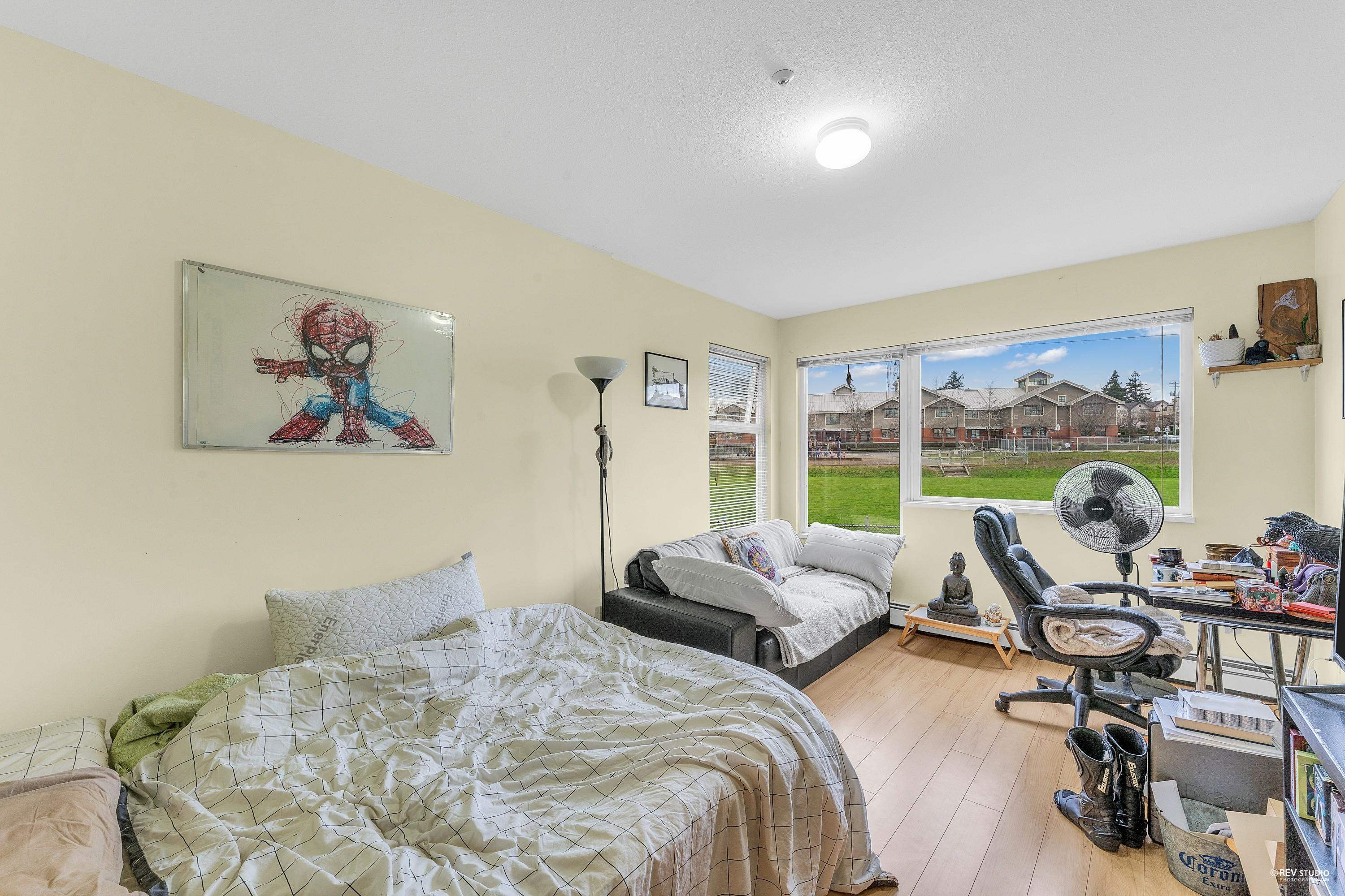 204-15233 Pacific Avenue, White Rock, BC