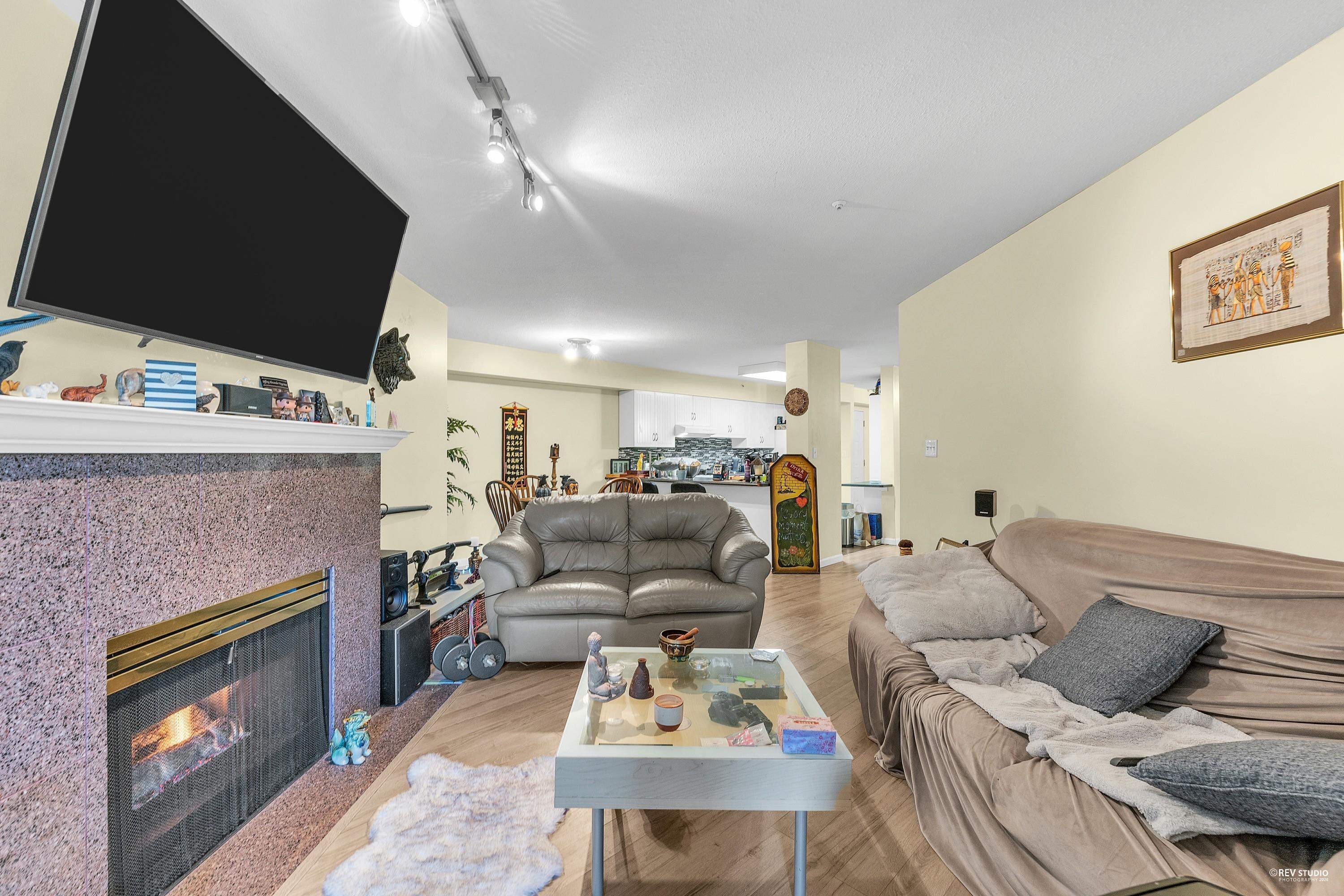 204-15233 Pacific Avenue, White Rock, BC