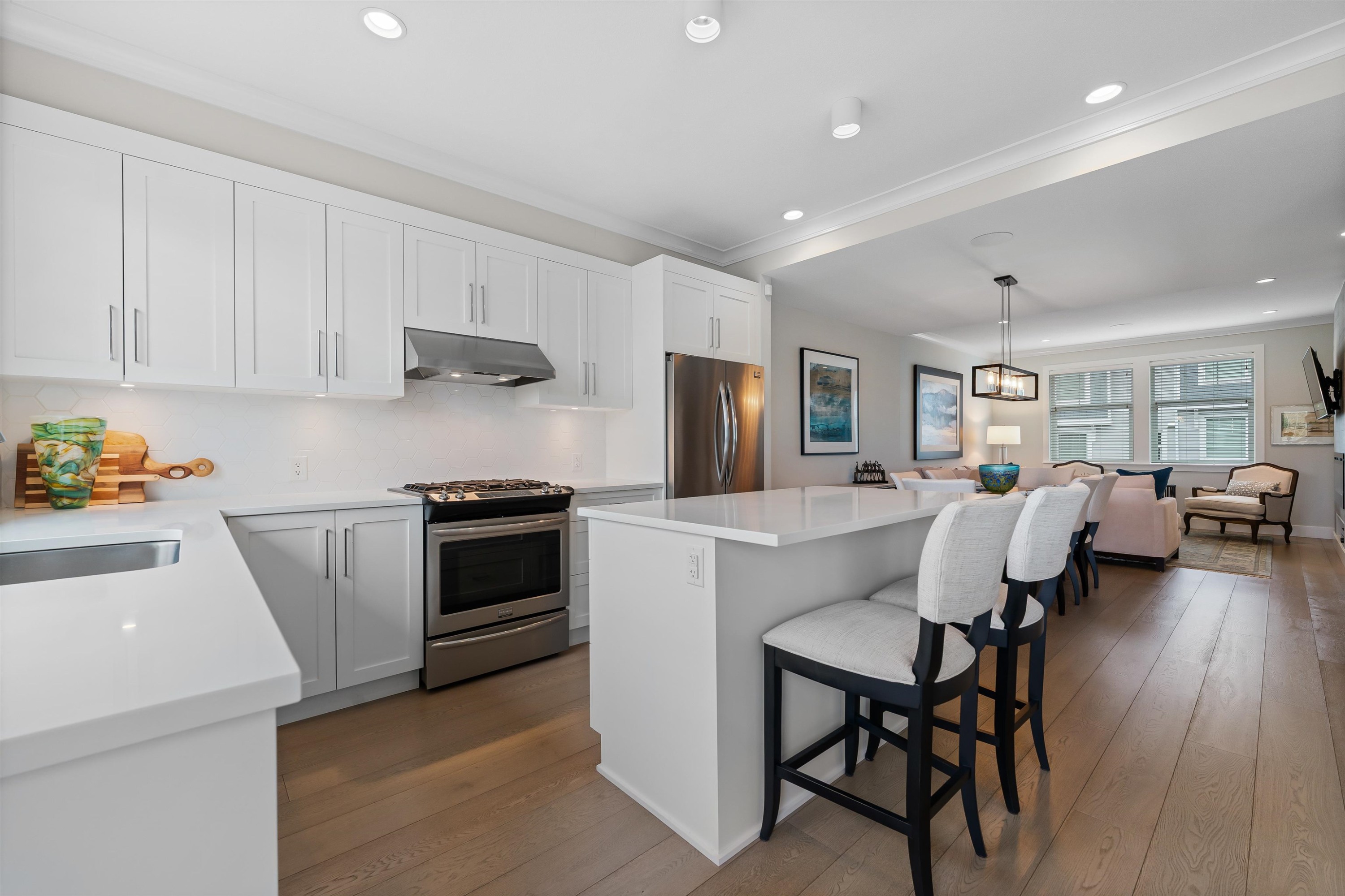 15-15717 Mountain View Drive, Surrey, BC