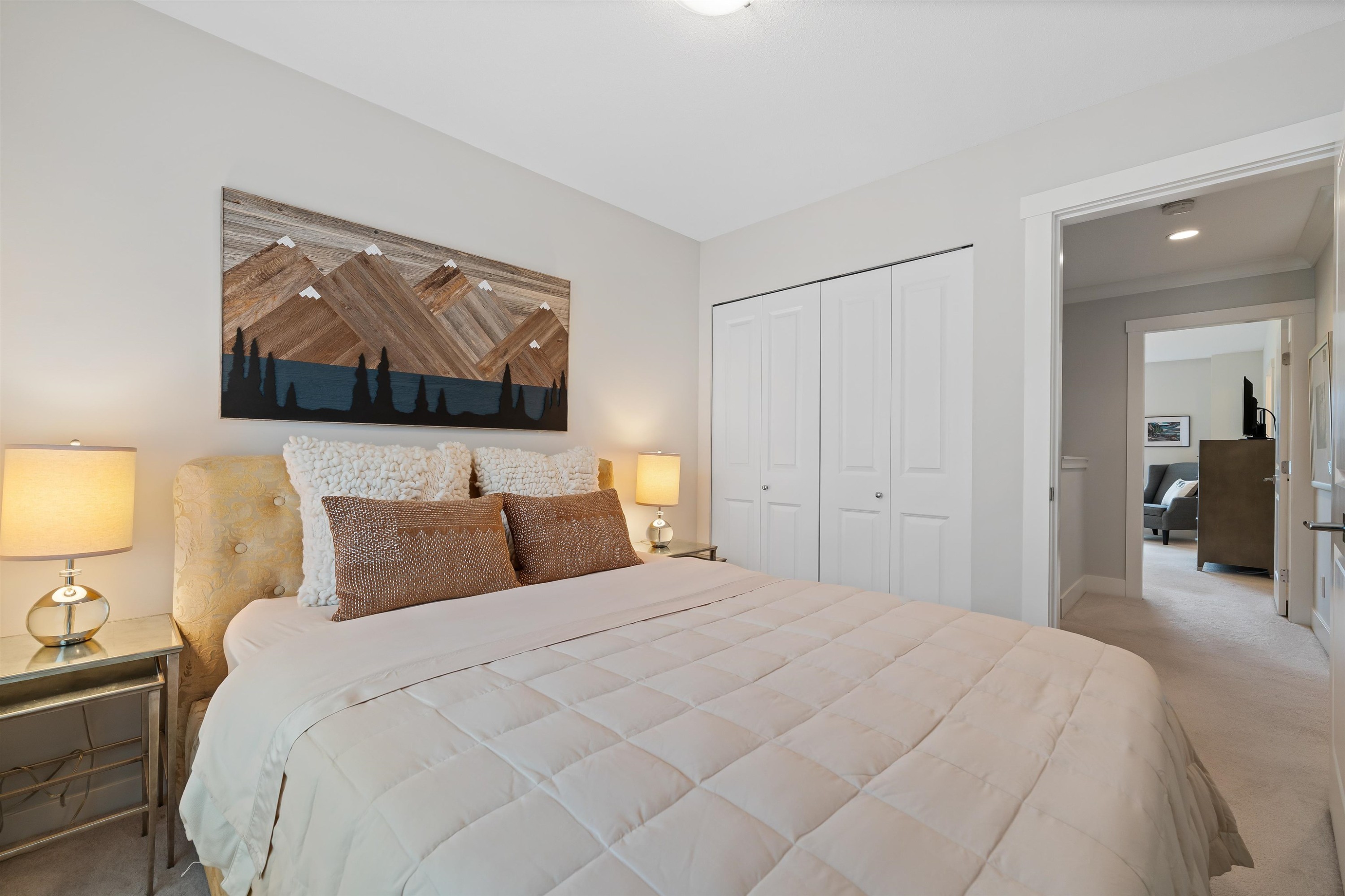 15-15717 Mountain View Drive, Surrey, BC