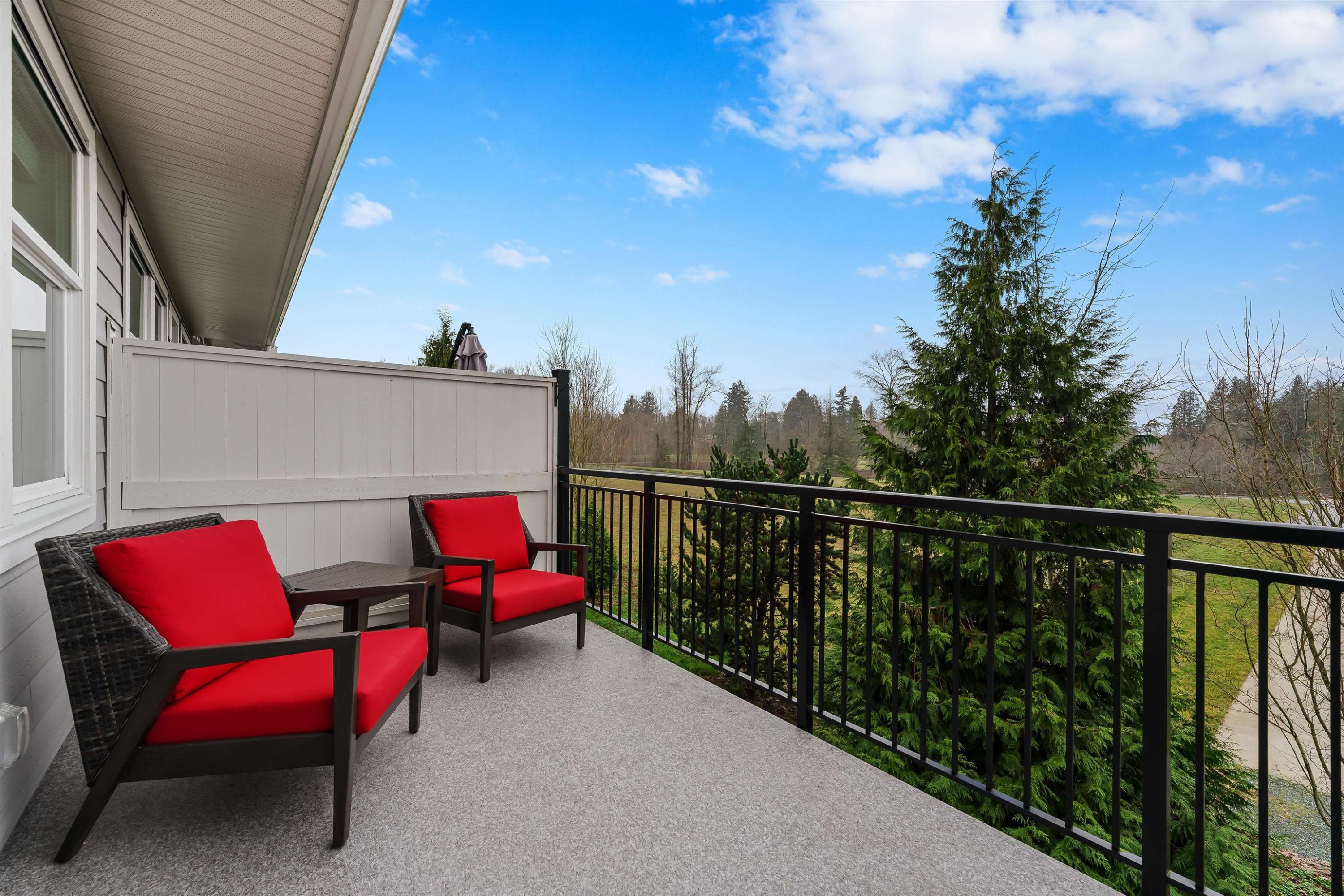 15-15717 Mountain View Drive, Surrey, BC