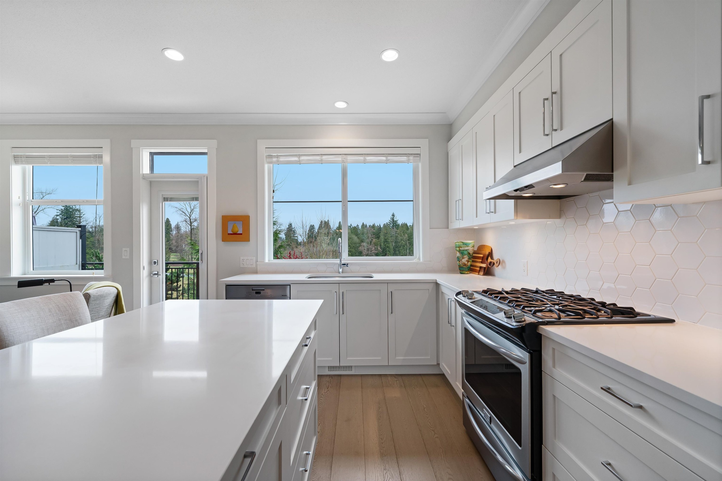 15-15717 Mountain View Drive, Surrey, BC