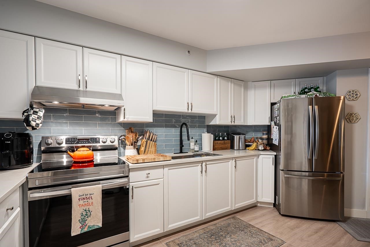 209-15233 Pacific Avenue, White Rock, BC