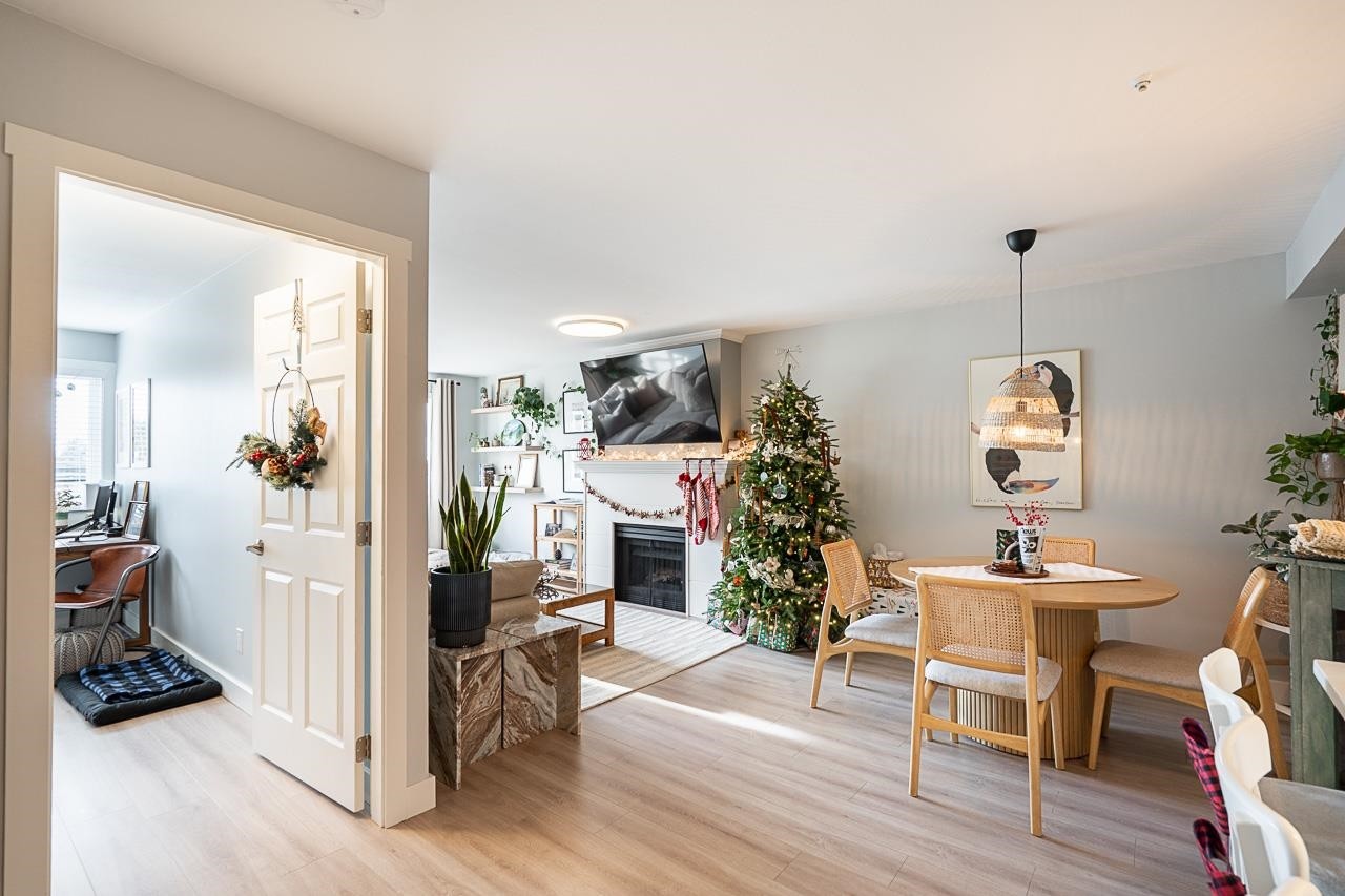 209-15233 Pacific Avenue, White Rock, BC