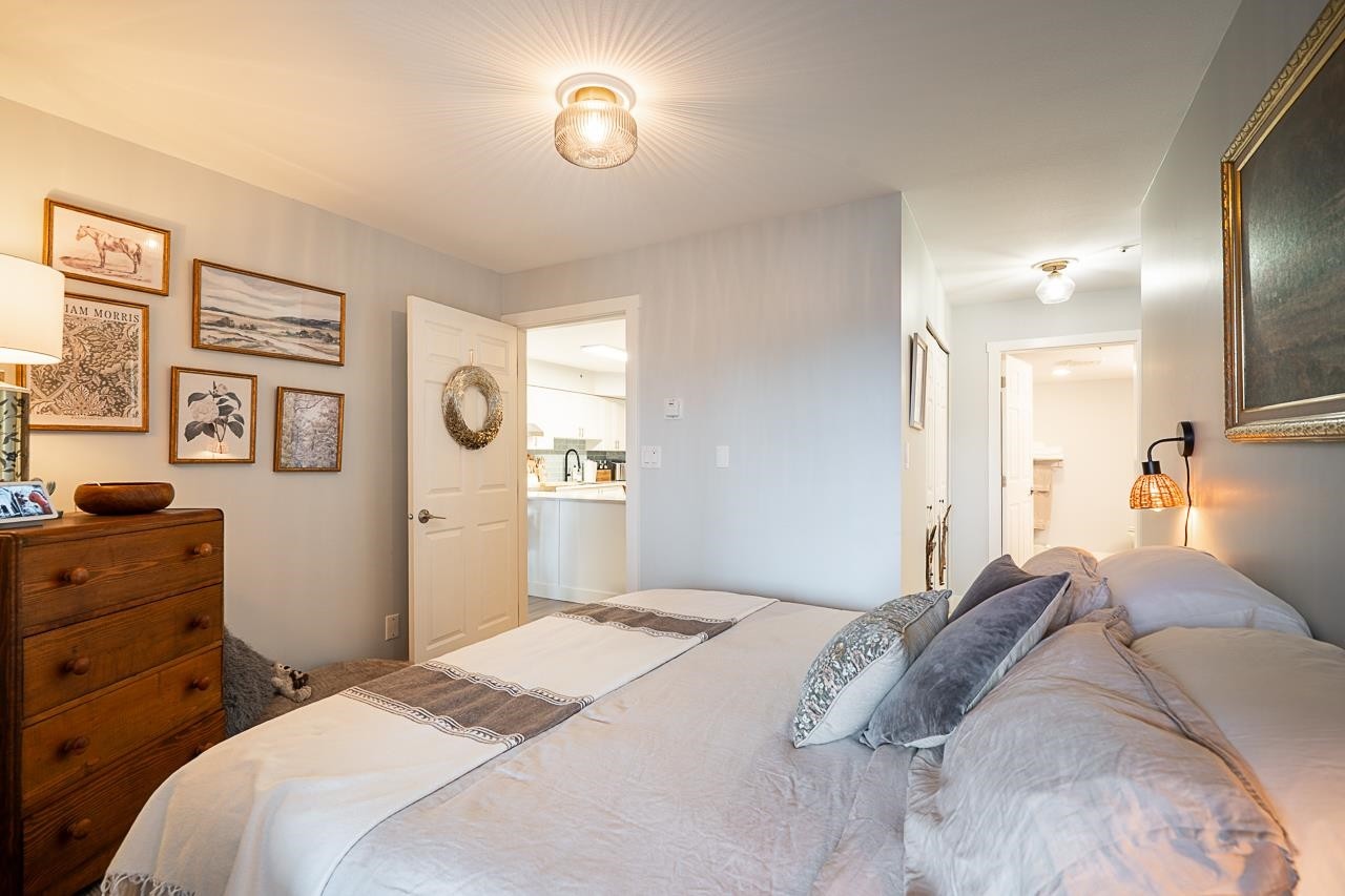 209-15233 Pacific Avenue, White Rock, BC