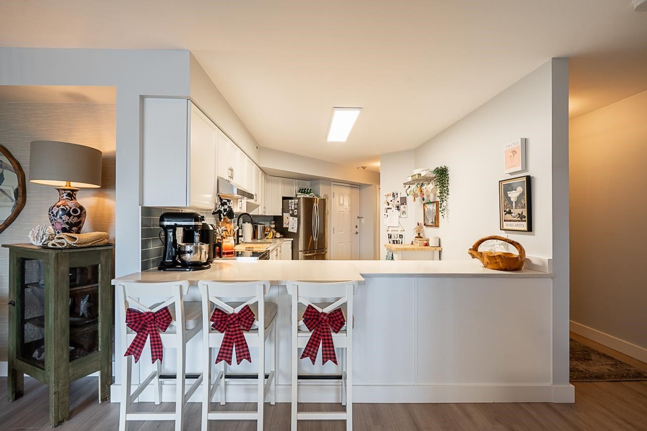 209-15233 Pacific Avenue, White Rock, BC