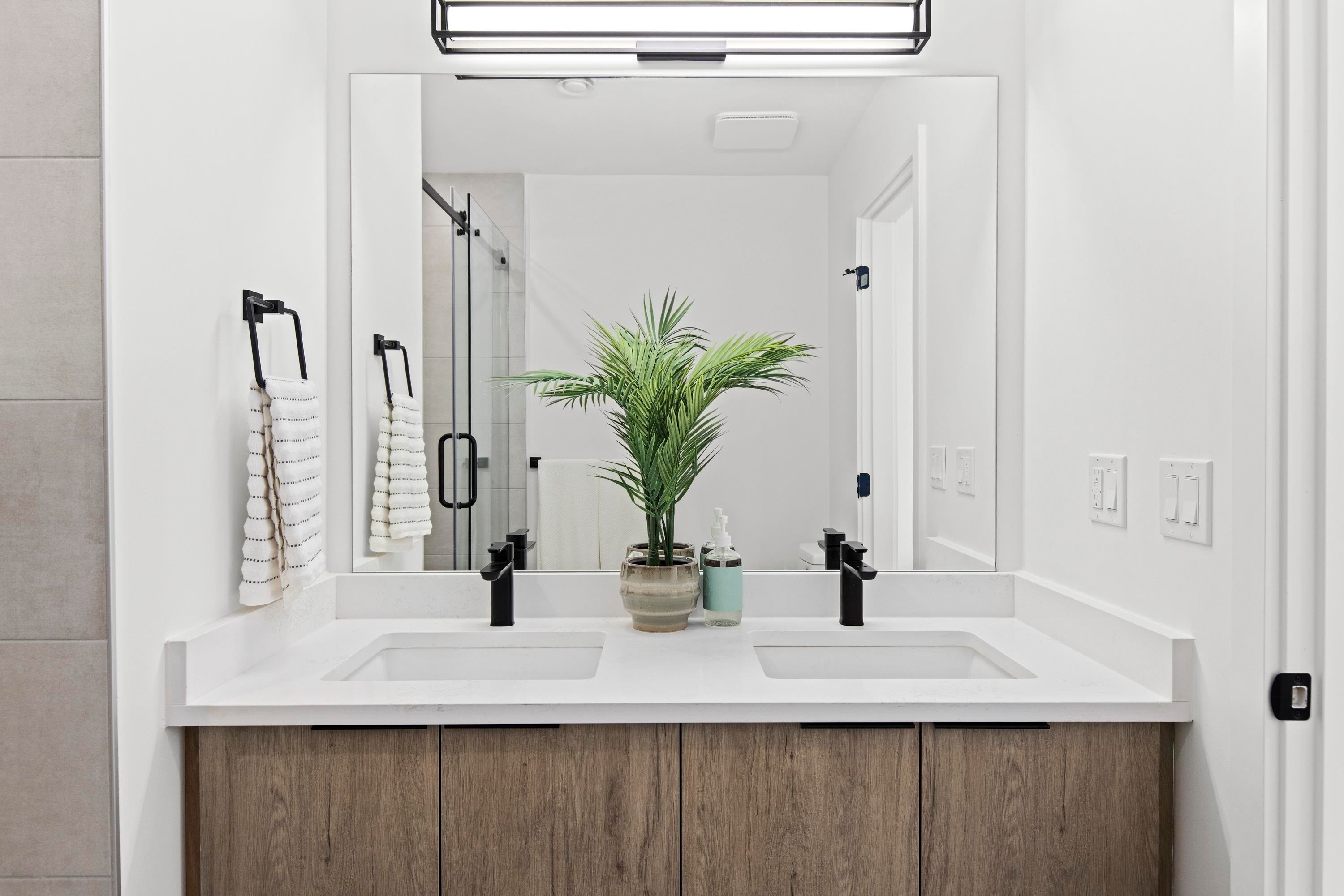 4-1959 165A Street, Surrey, BC