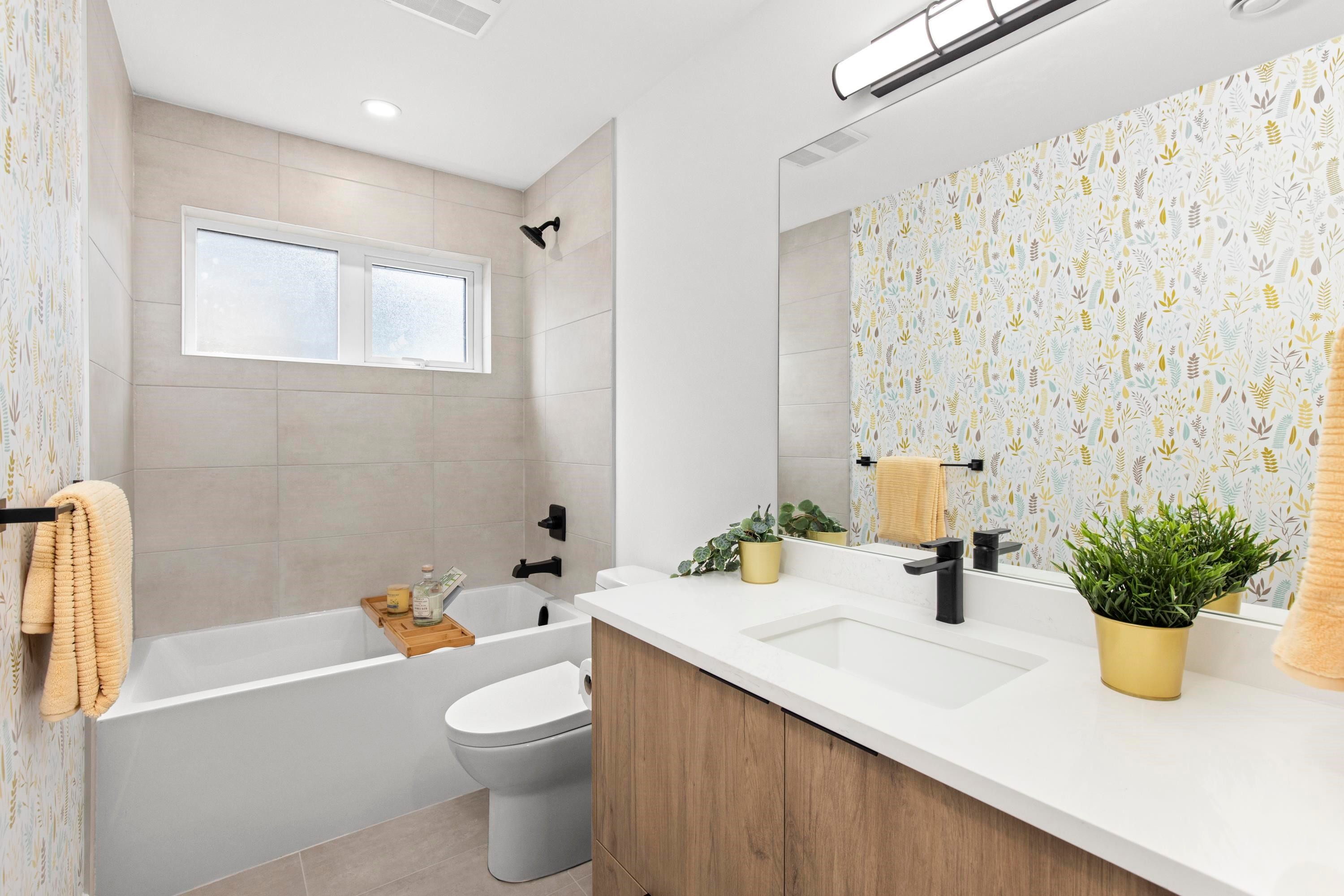 4-1959 165A Street, Surrey, BC