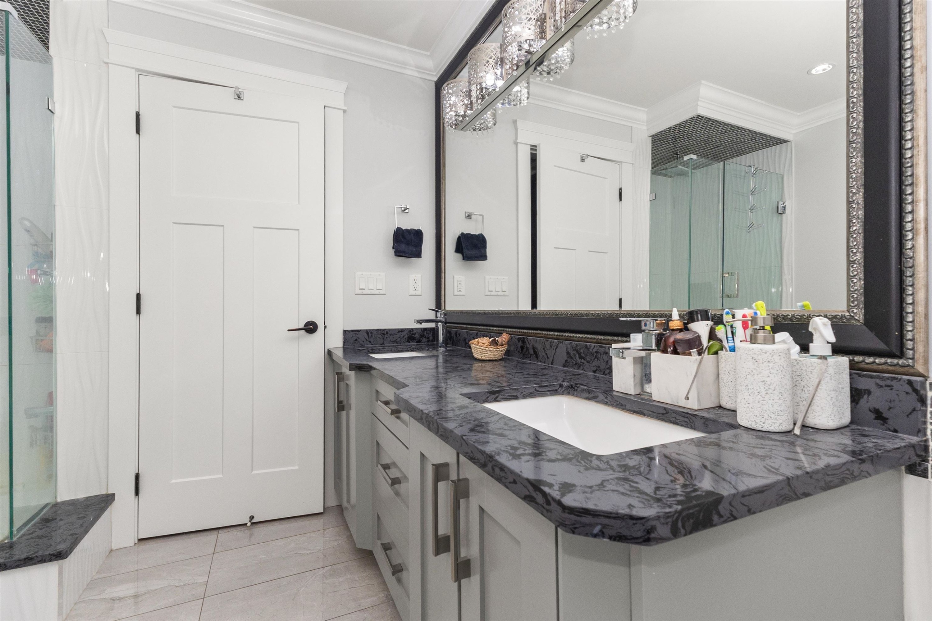 2018 Vinewood Street, Abbotsford, BC