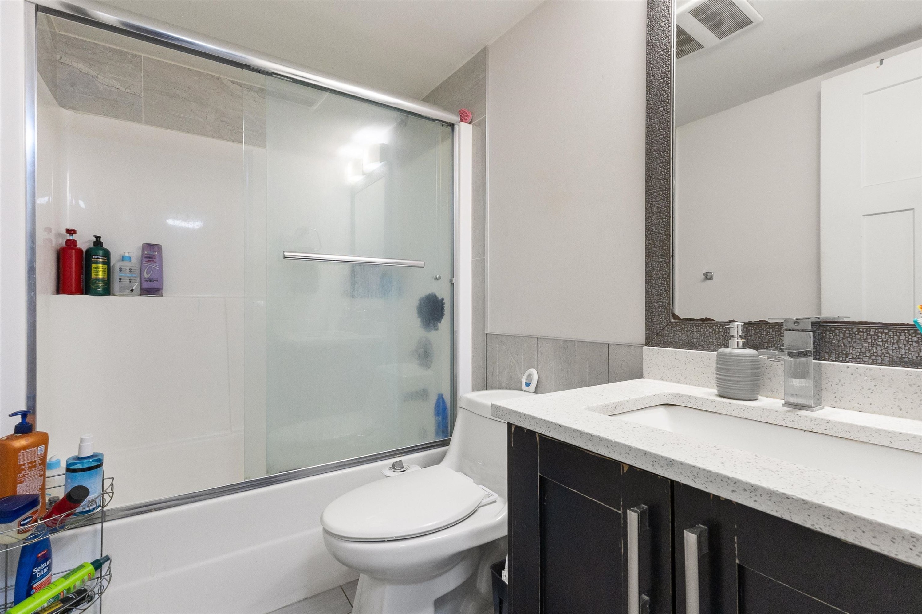 2018 Vinewood Street, Abbotsford, BC