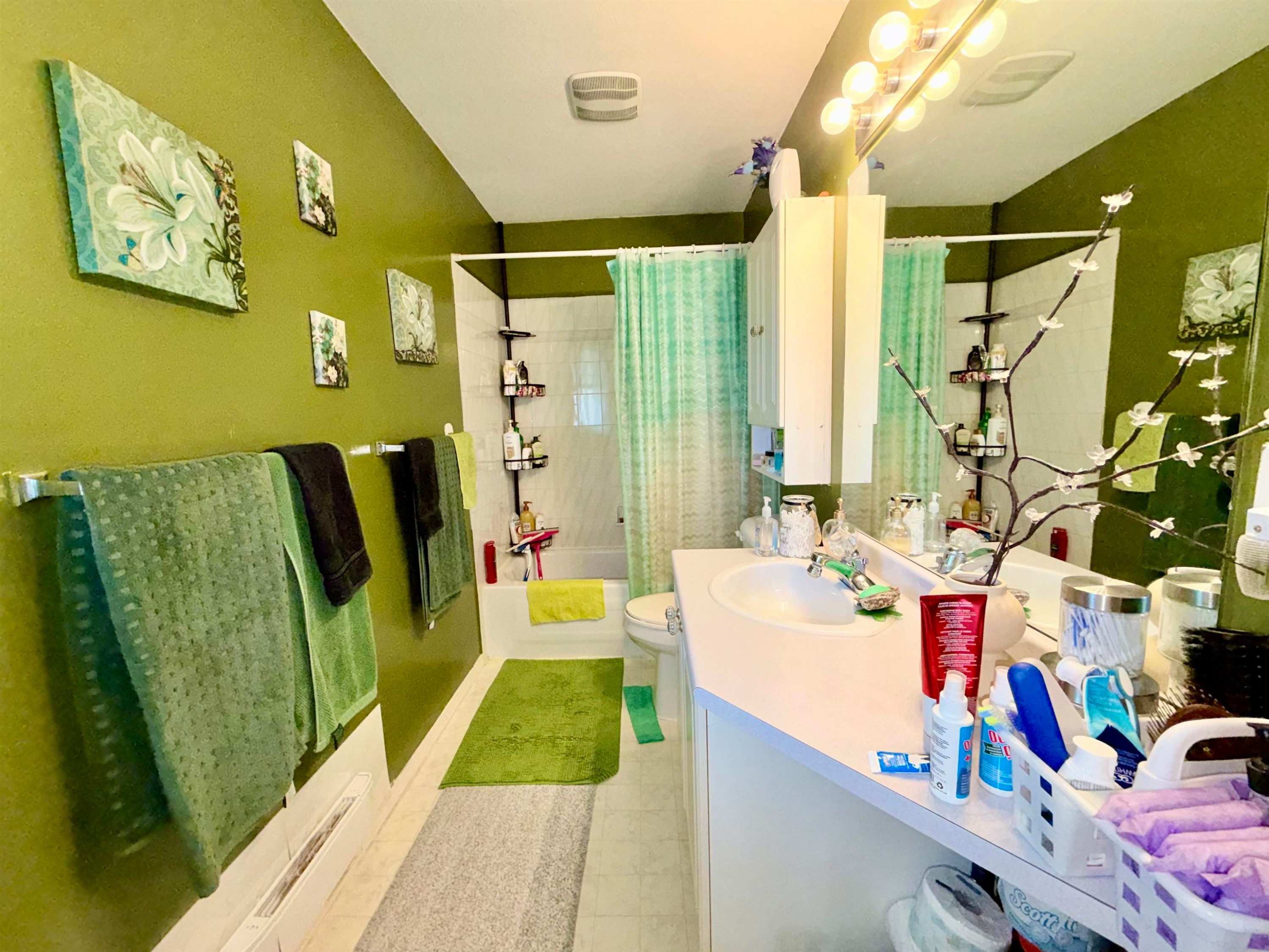 212-9310 King George Highway, Surrey, BC