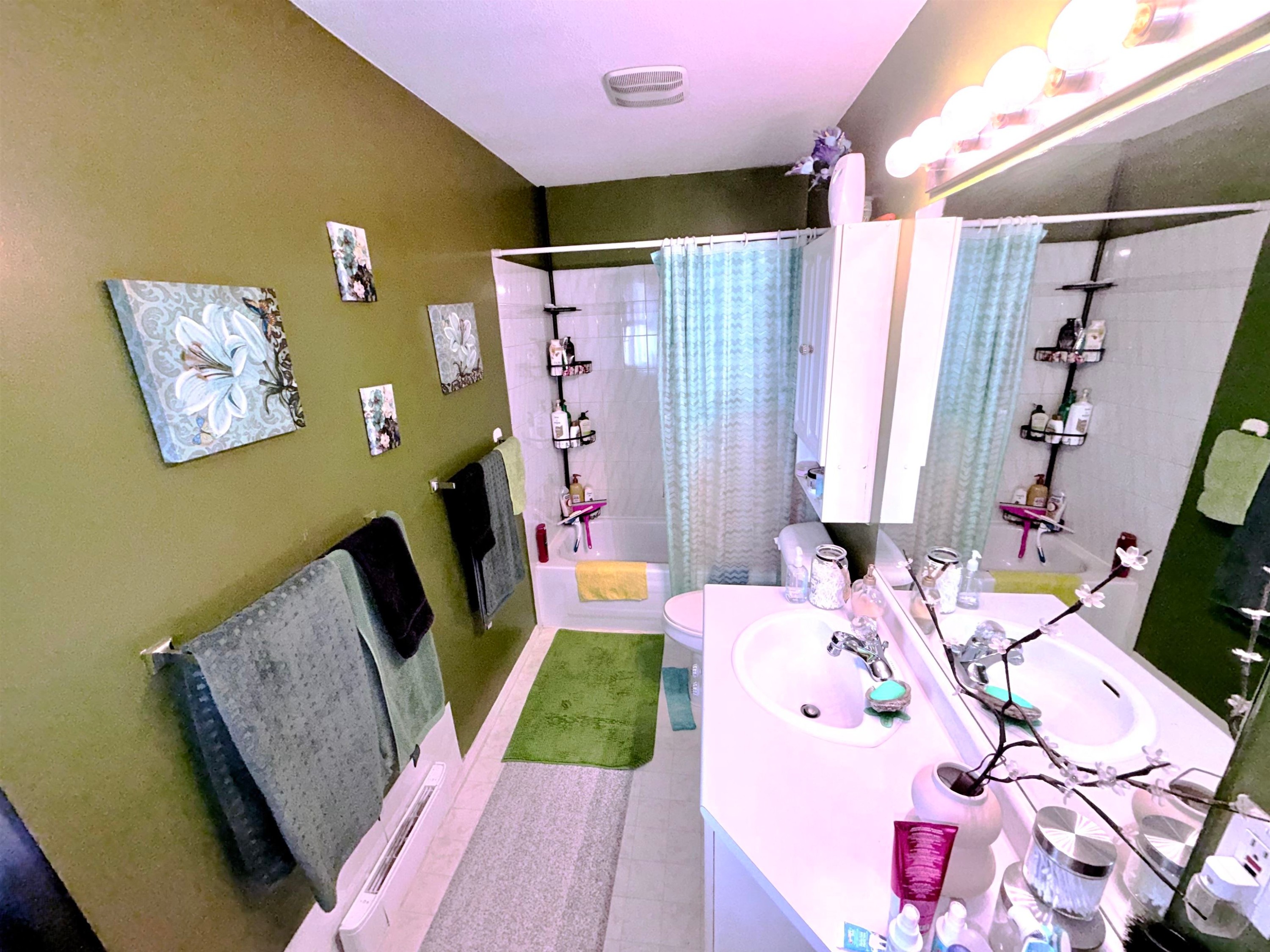 212-9310 King George Highway, Surrey, BC