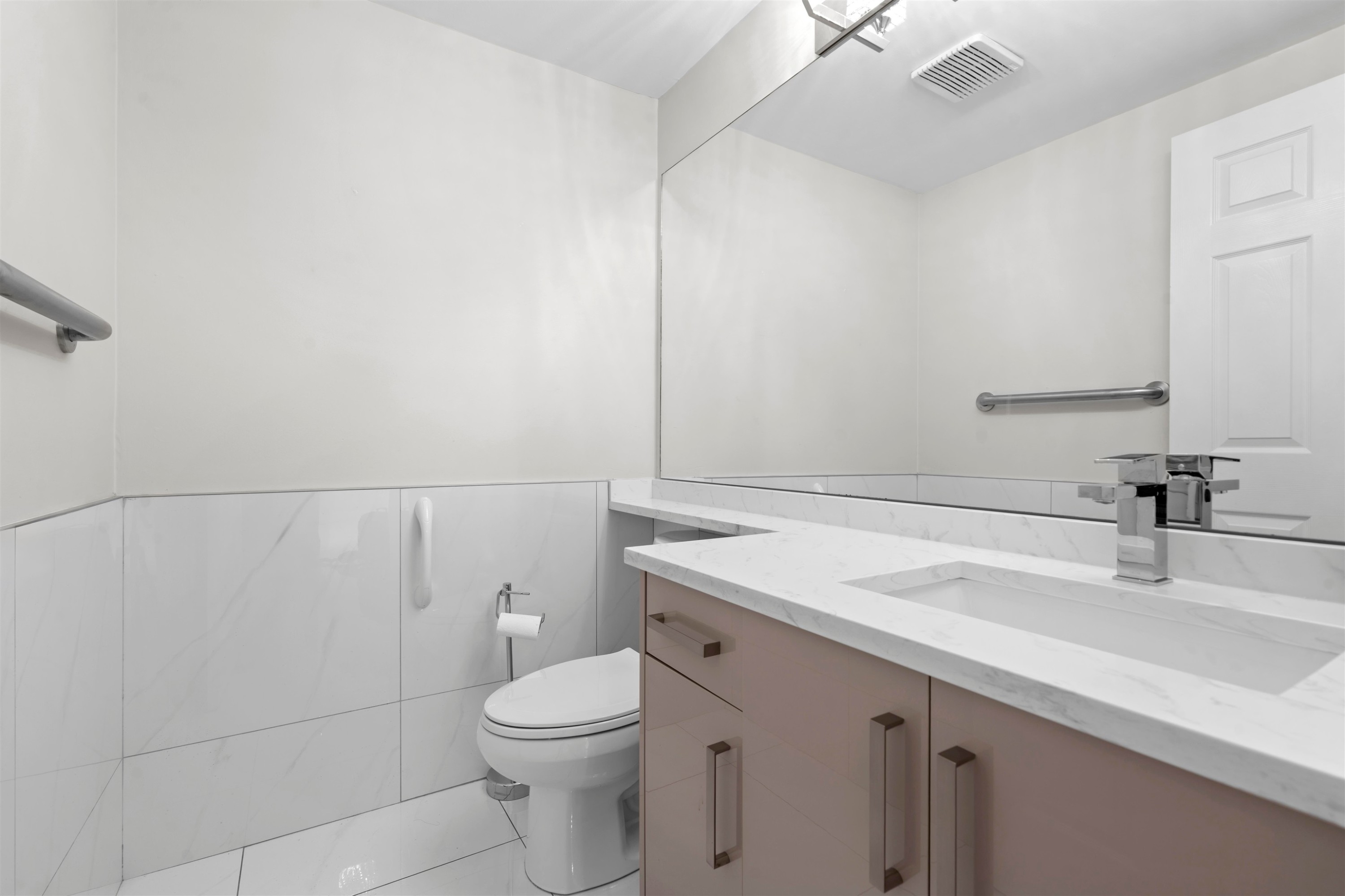 125-8655 King George Boulevard, Surrey, BC