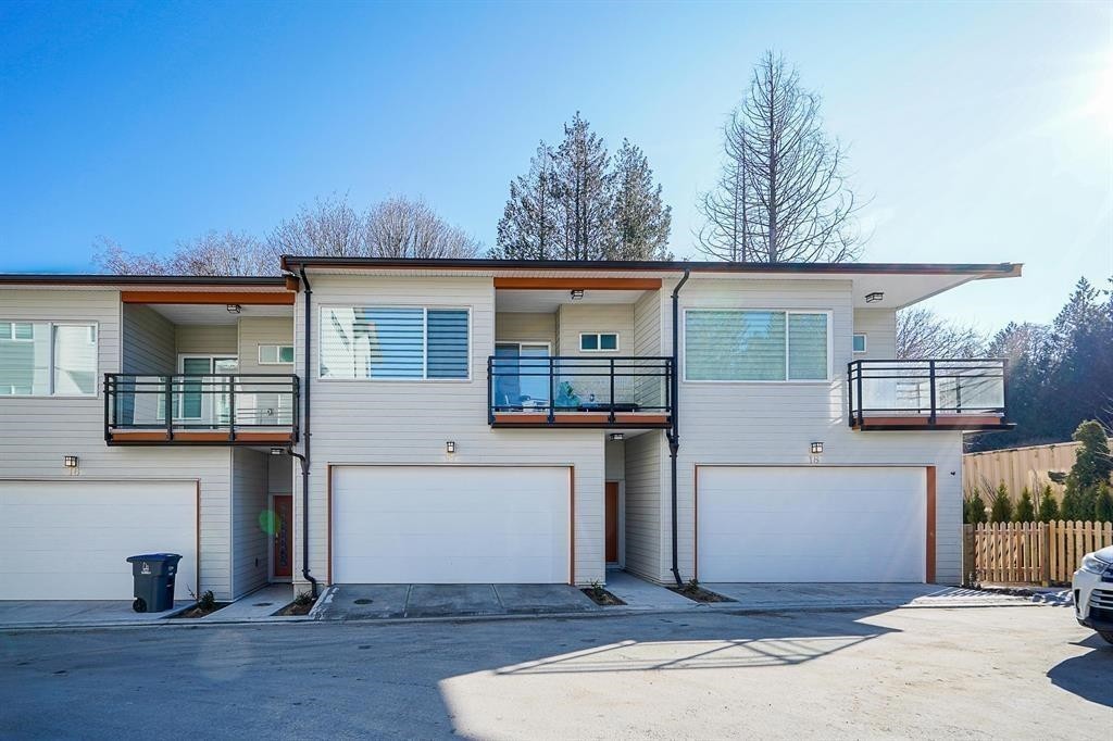 17-5960 142 Street, Surrey, BC