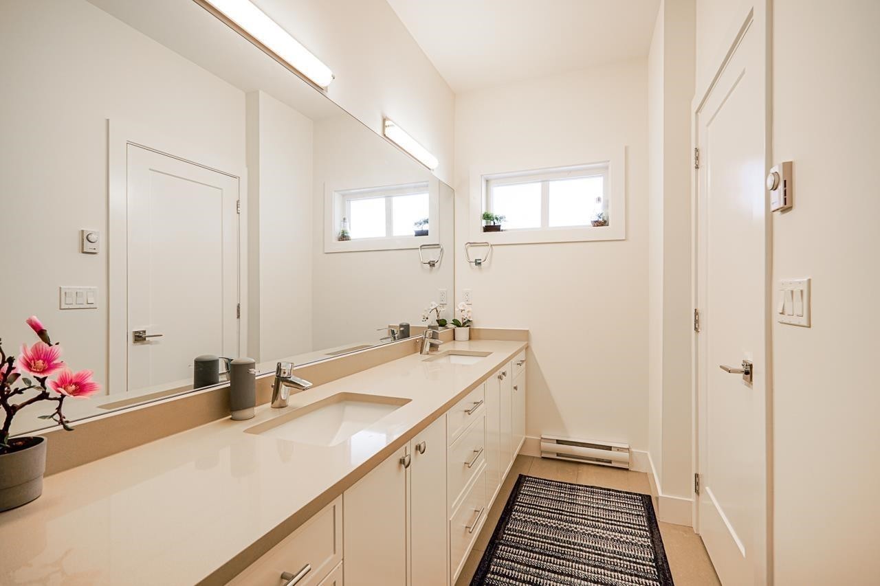 17-5960 142 Street, Surrey, BC