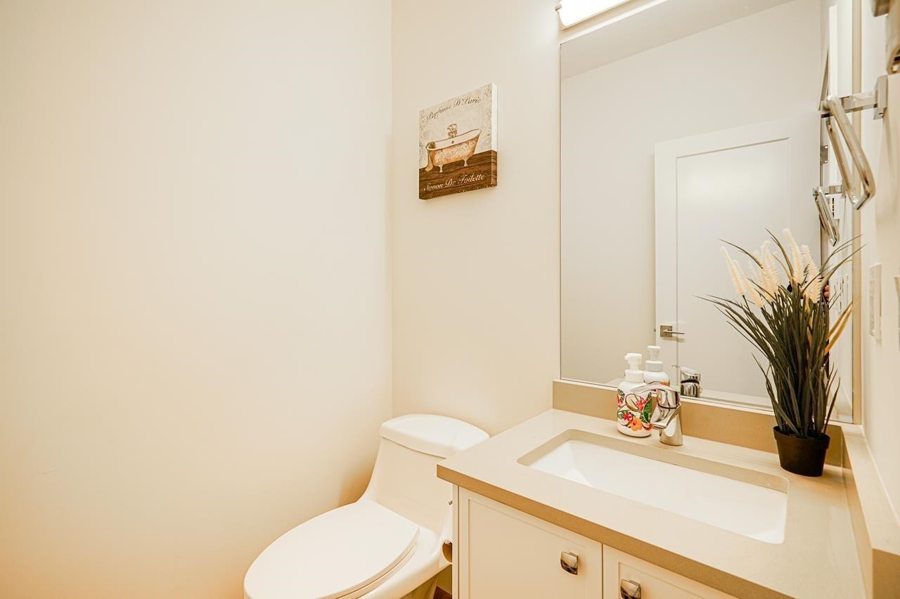 17-5960 142 Street, Surrey, BC