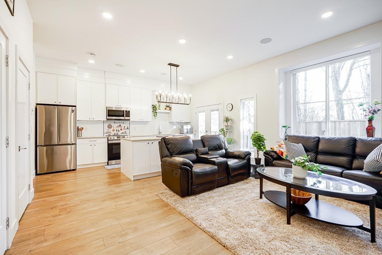 17-5960 142 Street, Surrey, BC