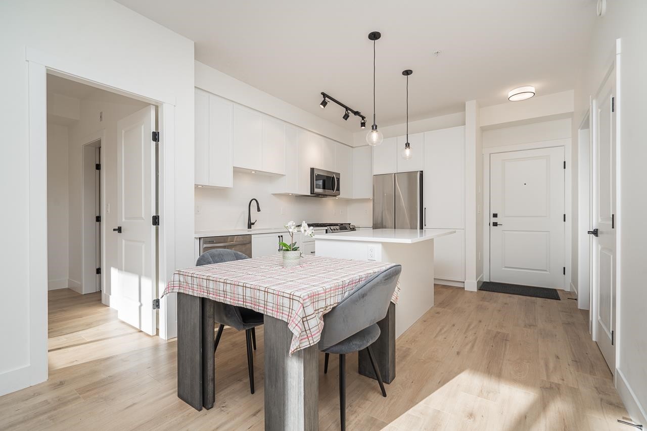 209-7506 199A Street, Langley, BC