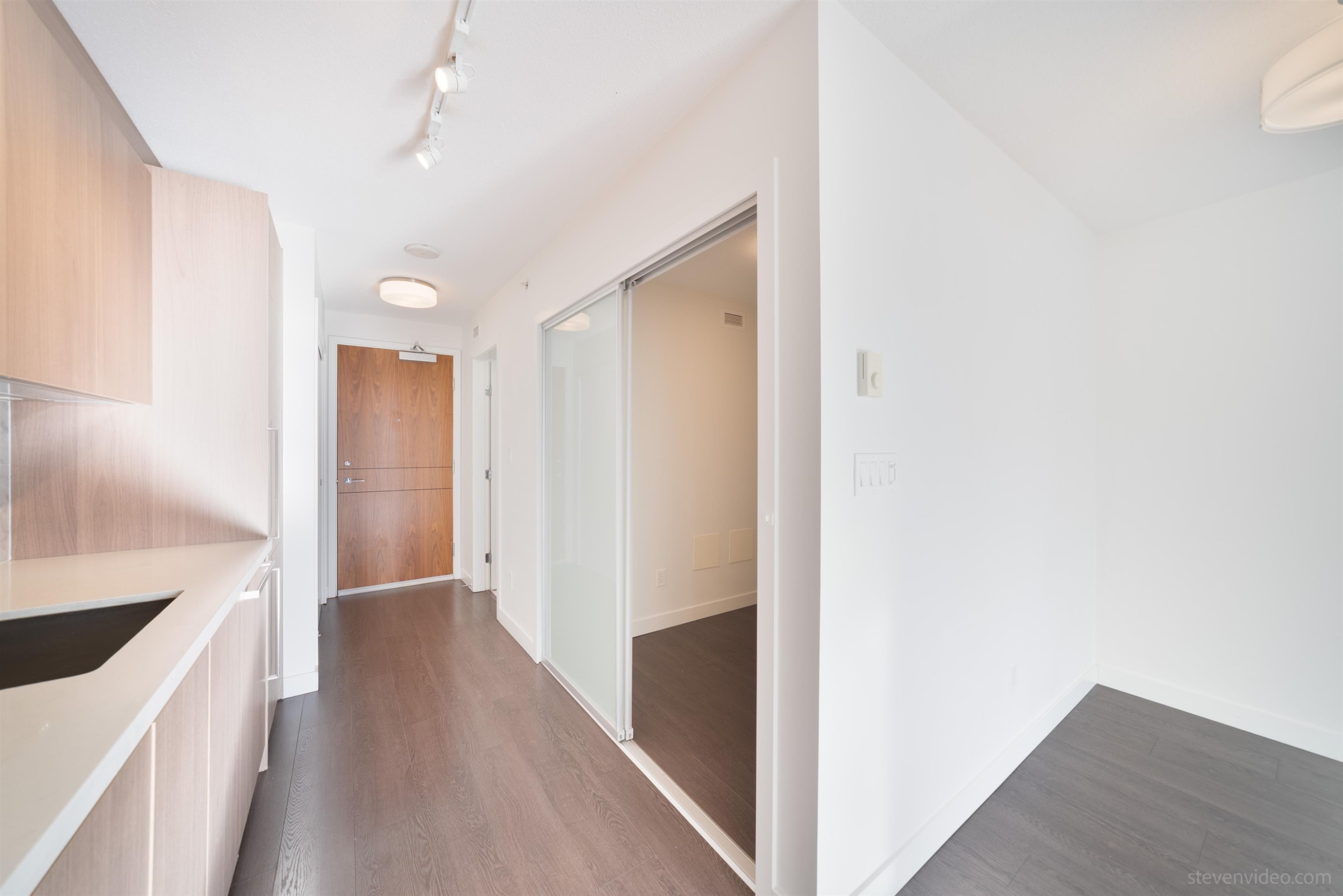 1605-13696 100 Avenue, Surrey, BC