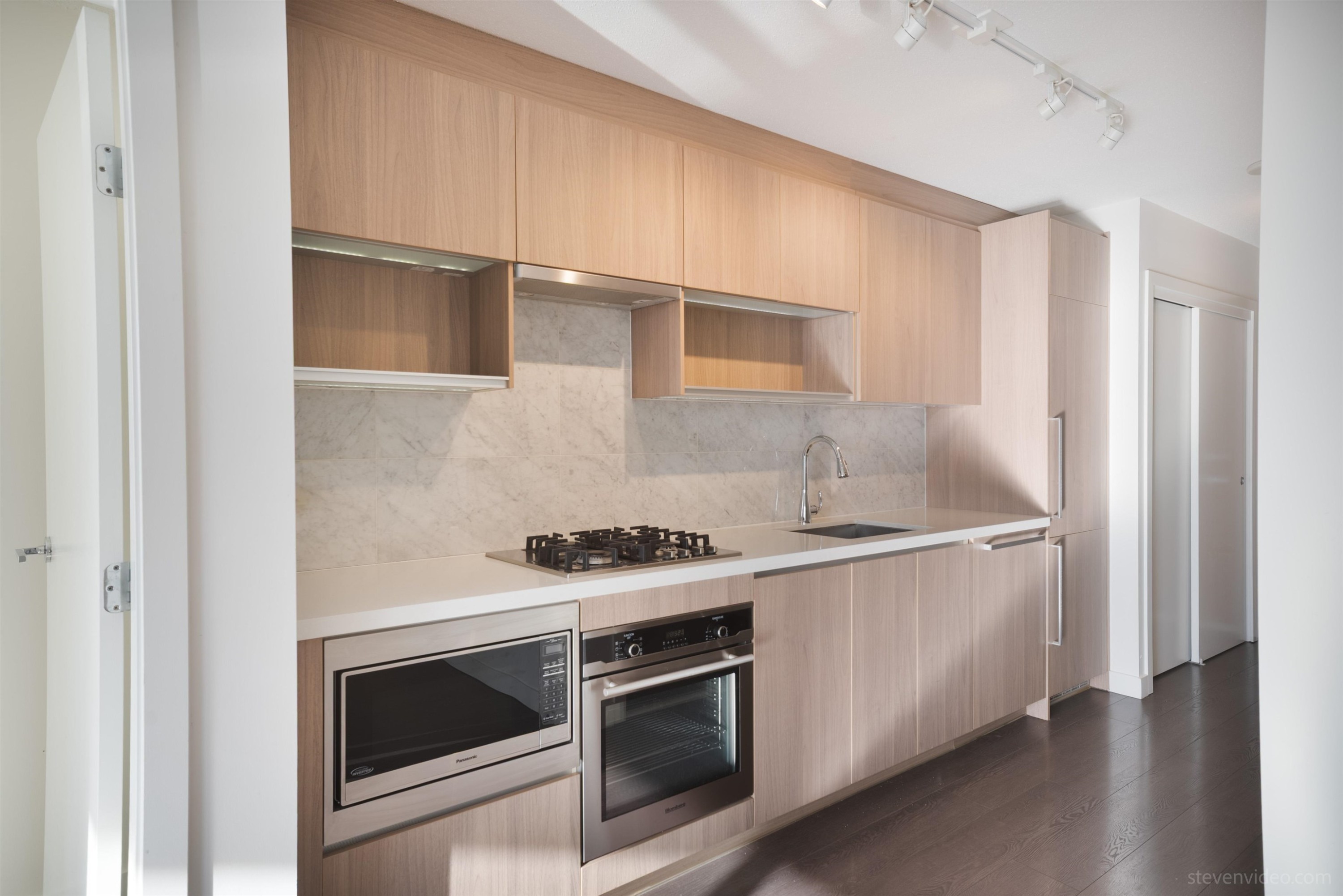 1605-13696 100 Avenue, Surrey, BC