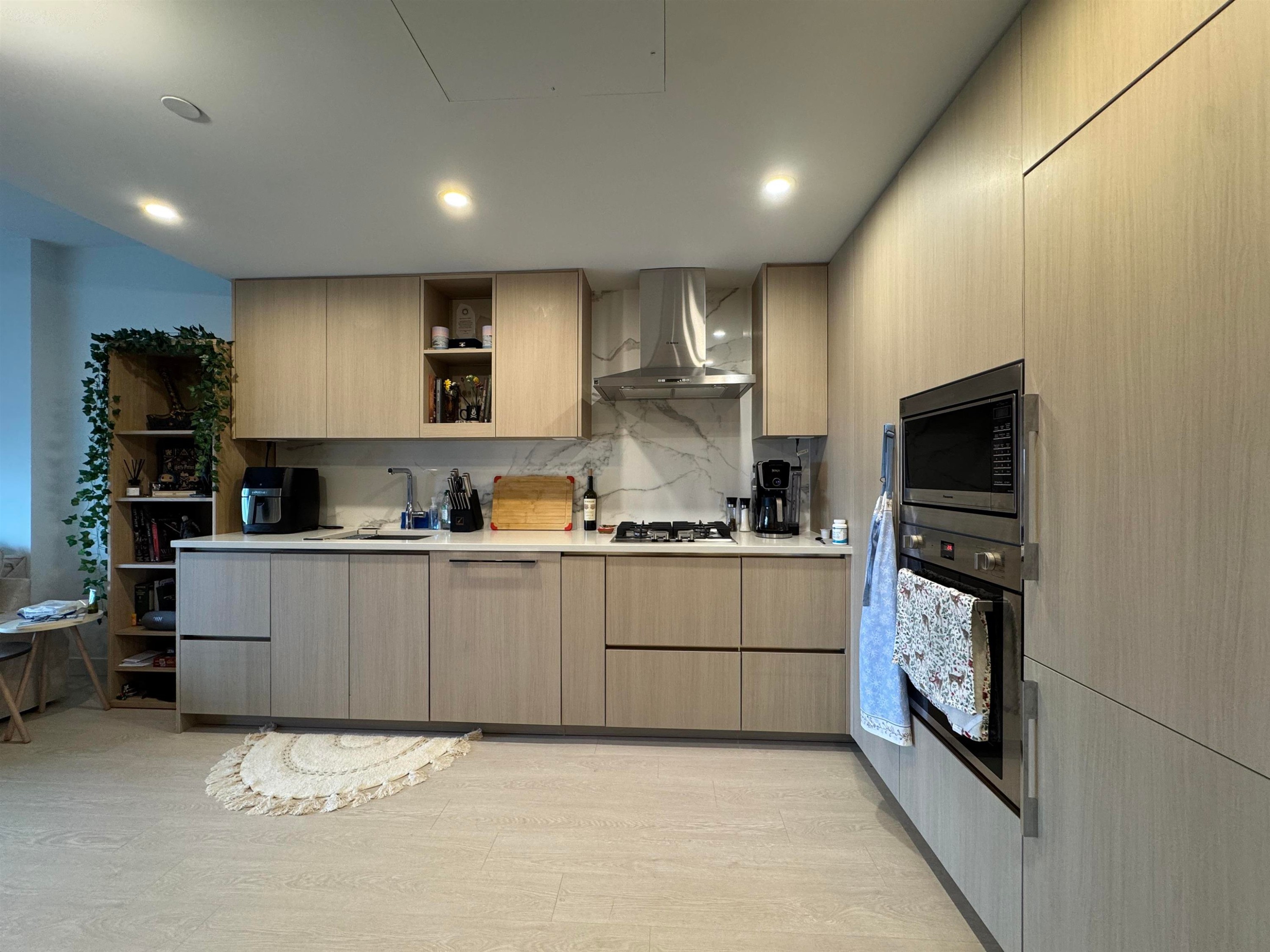 1410-13768 100 Avenue, Surrey, BC