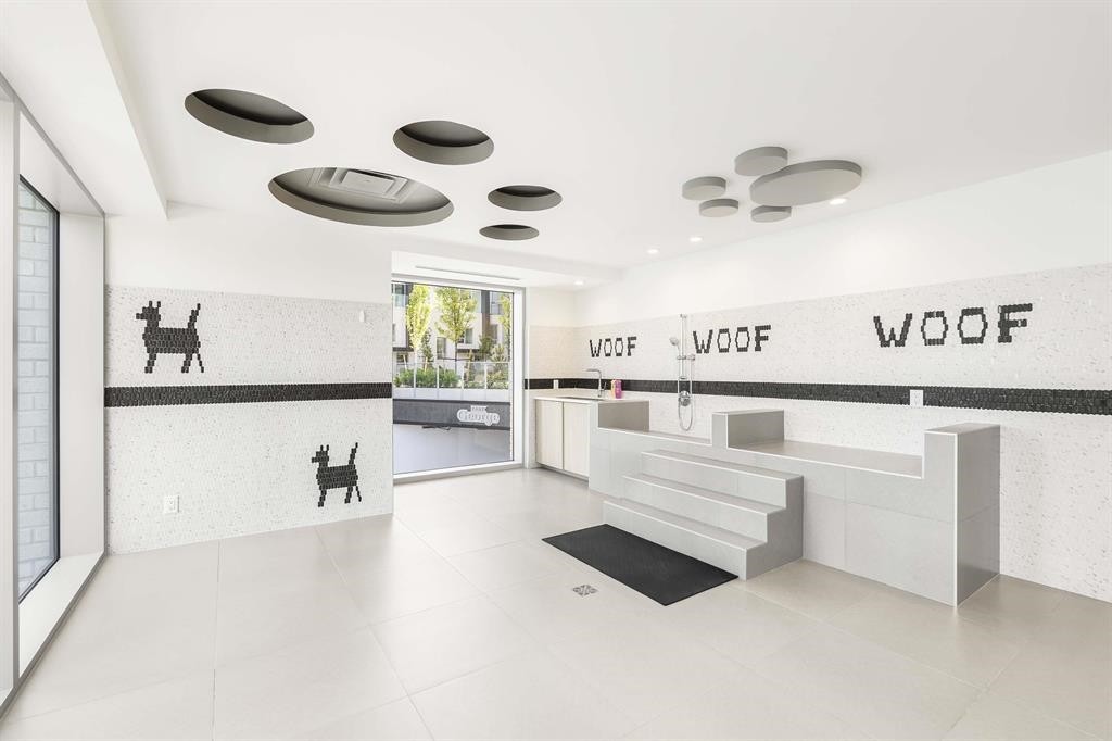 1410-13768 100 Avenue, Surrey, BC