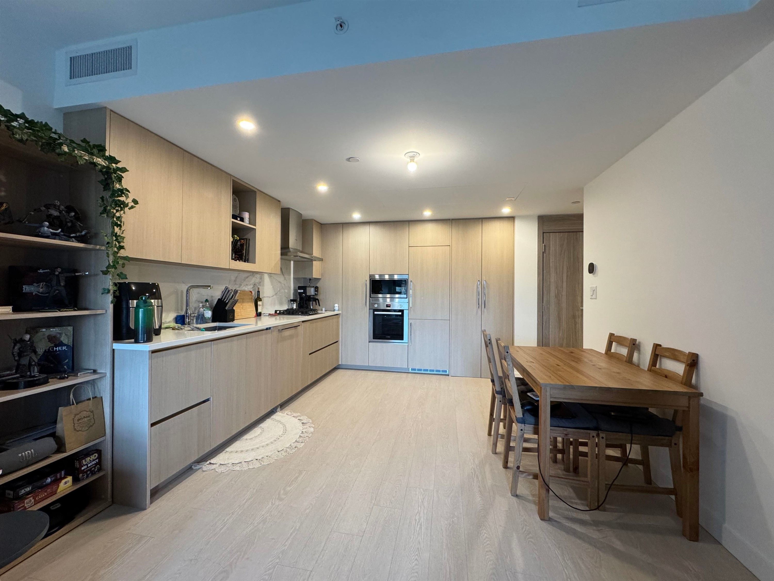 1410-13768 100 Avenue, Surrey, BC