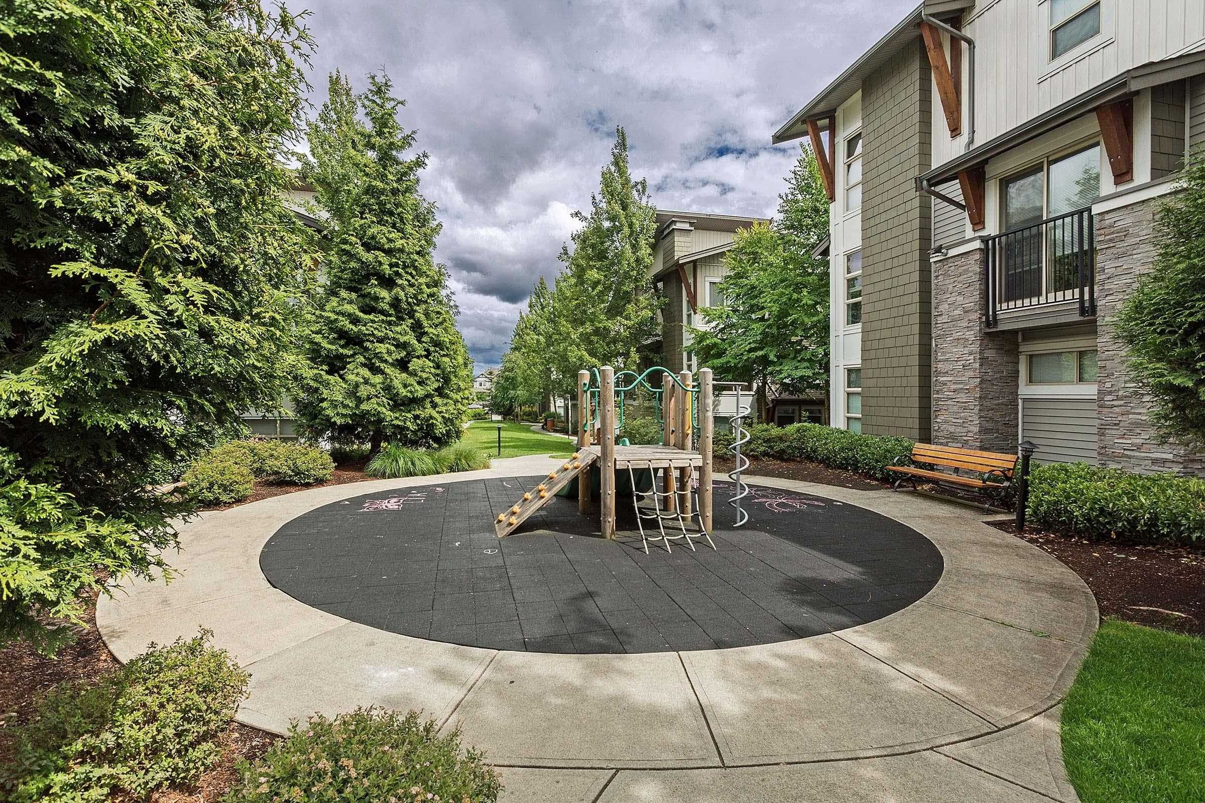 122-6671 121 Street, Surrey, BC