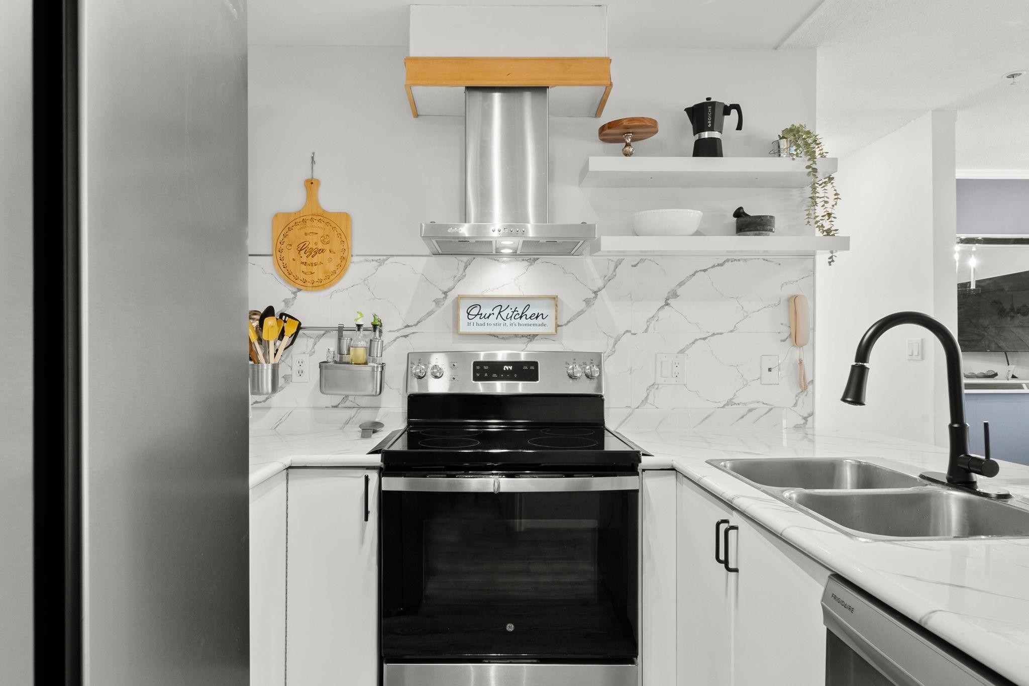 201-12110 80 Avenue, Surrey, BC