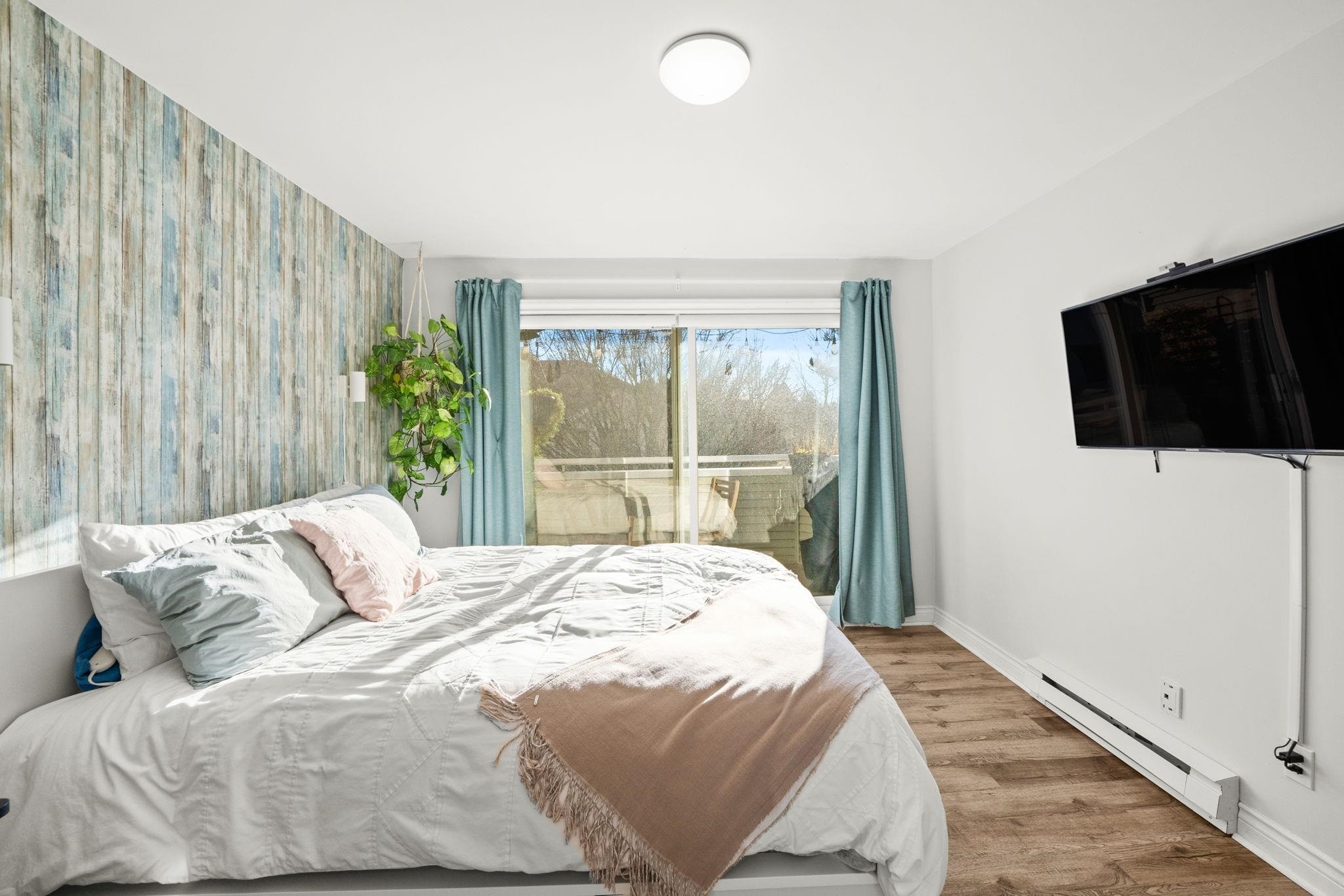 201-12110 80 Avenue, Surrey, BC