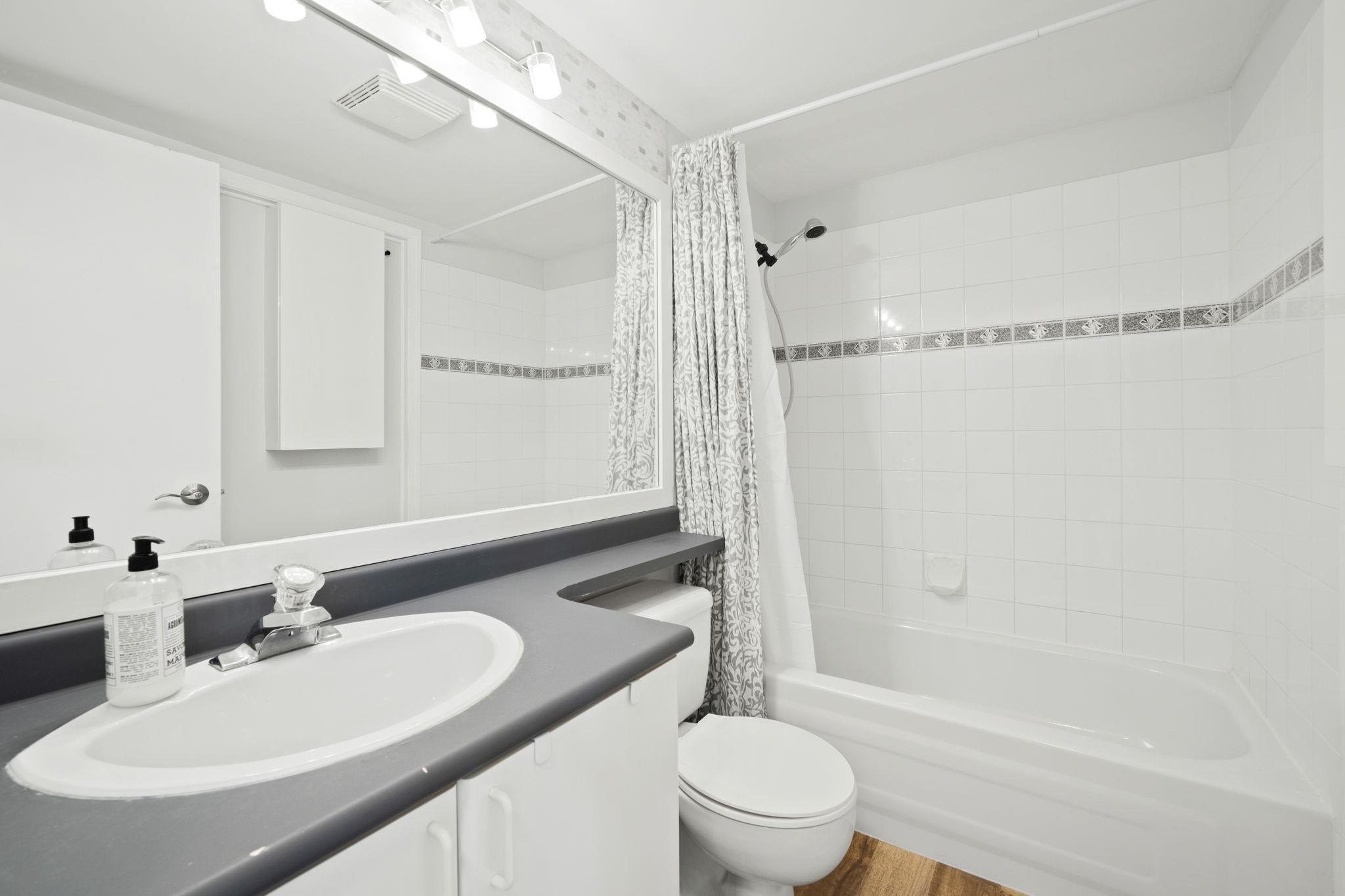 201-12110 80 Avenue, Surrey, BC