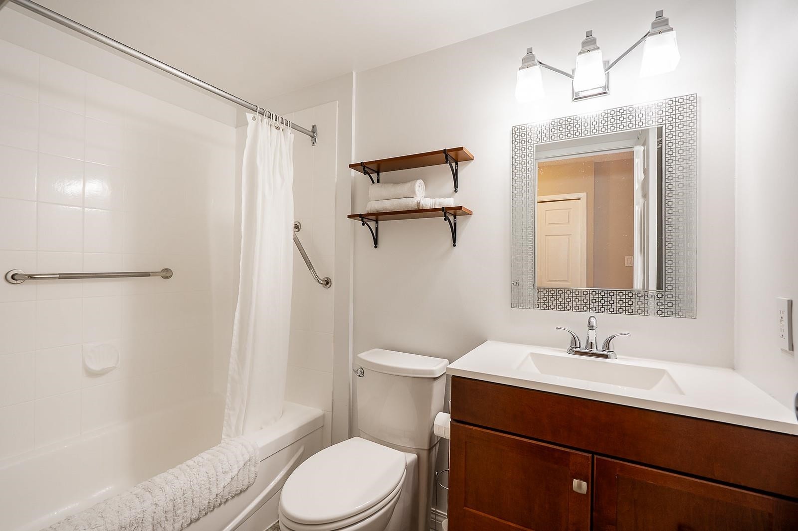 305-11881 88 Avenue, Delta, BC