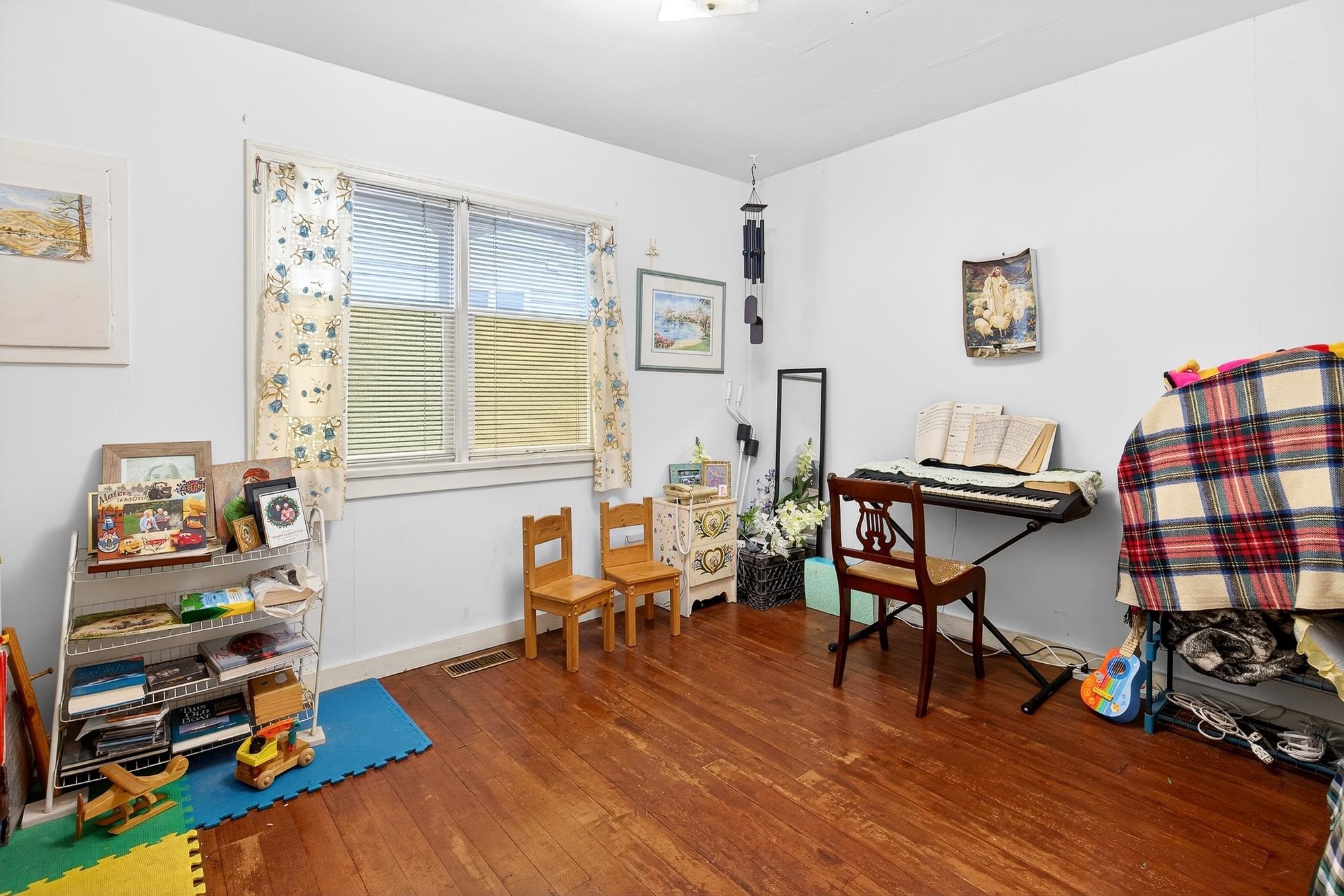 18753 60 Avenue, Surrey, BC