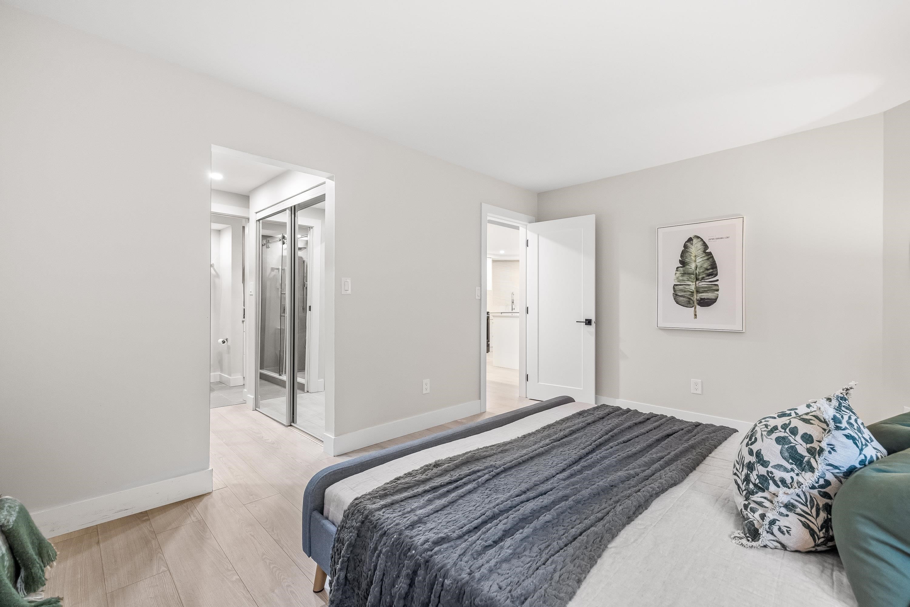 304-1480 Foster Street, Surrey, BC