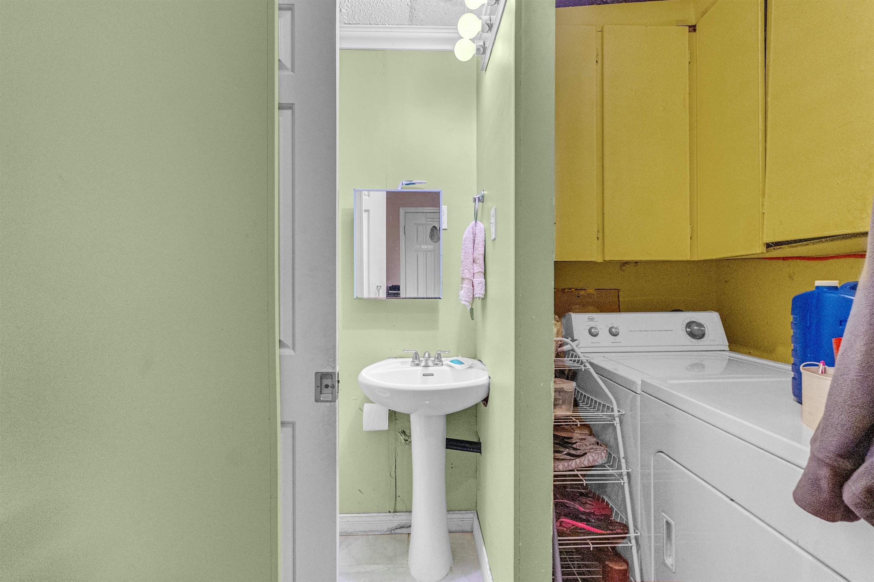 12420 96 Avenue, Surrey, BC