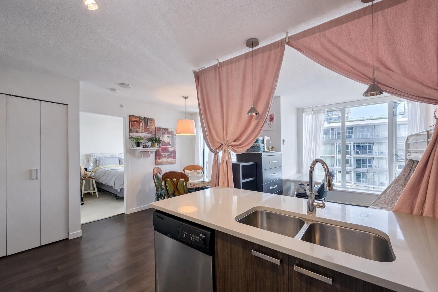 1508-13325 102A, Surrey, BC