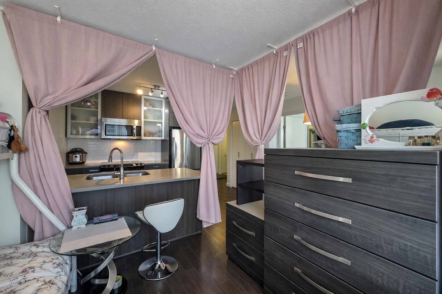 1508-13325 102A, Surrey, BC