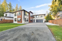 Basement-19815 40a Avenue Langley, BC V3A 2Y3