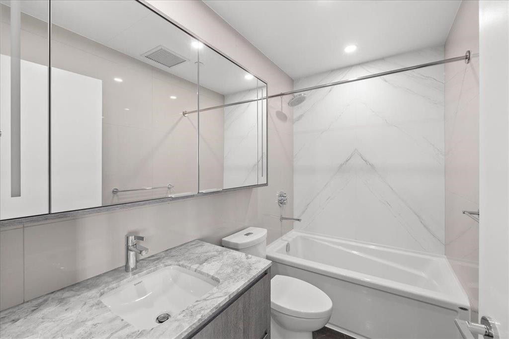 902-1441 Johnston Road, White Rock, BC