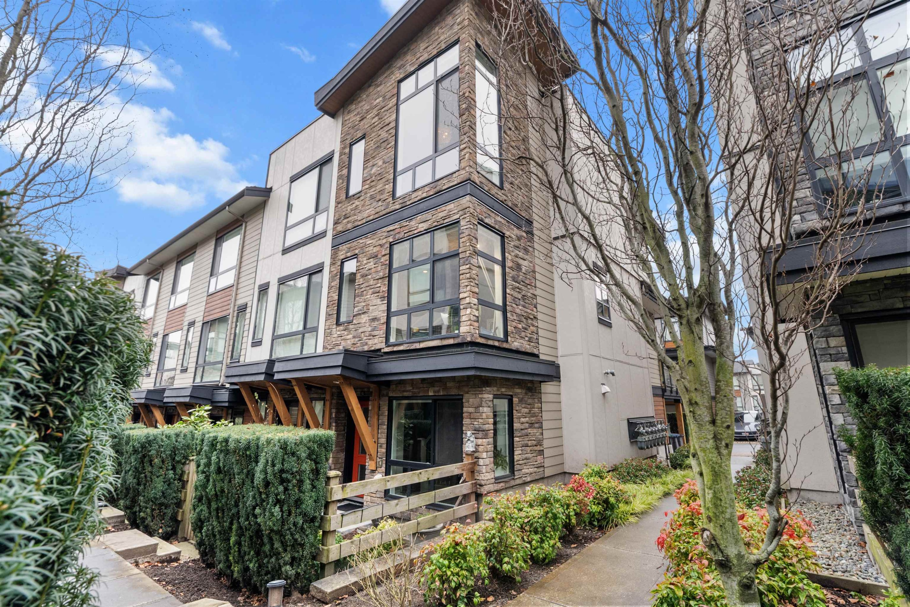 95-16488 64 Avenue, Surrey, BC