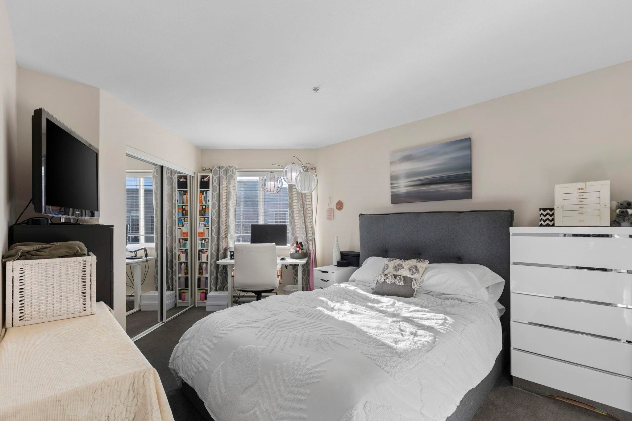 404-15785 Croydon Drive, Surrey, BC