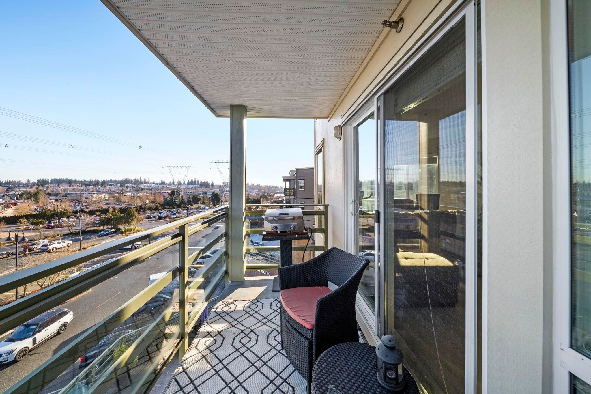 404-15785 Croydon Drive, Surrey, BC