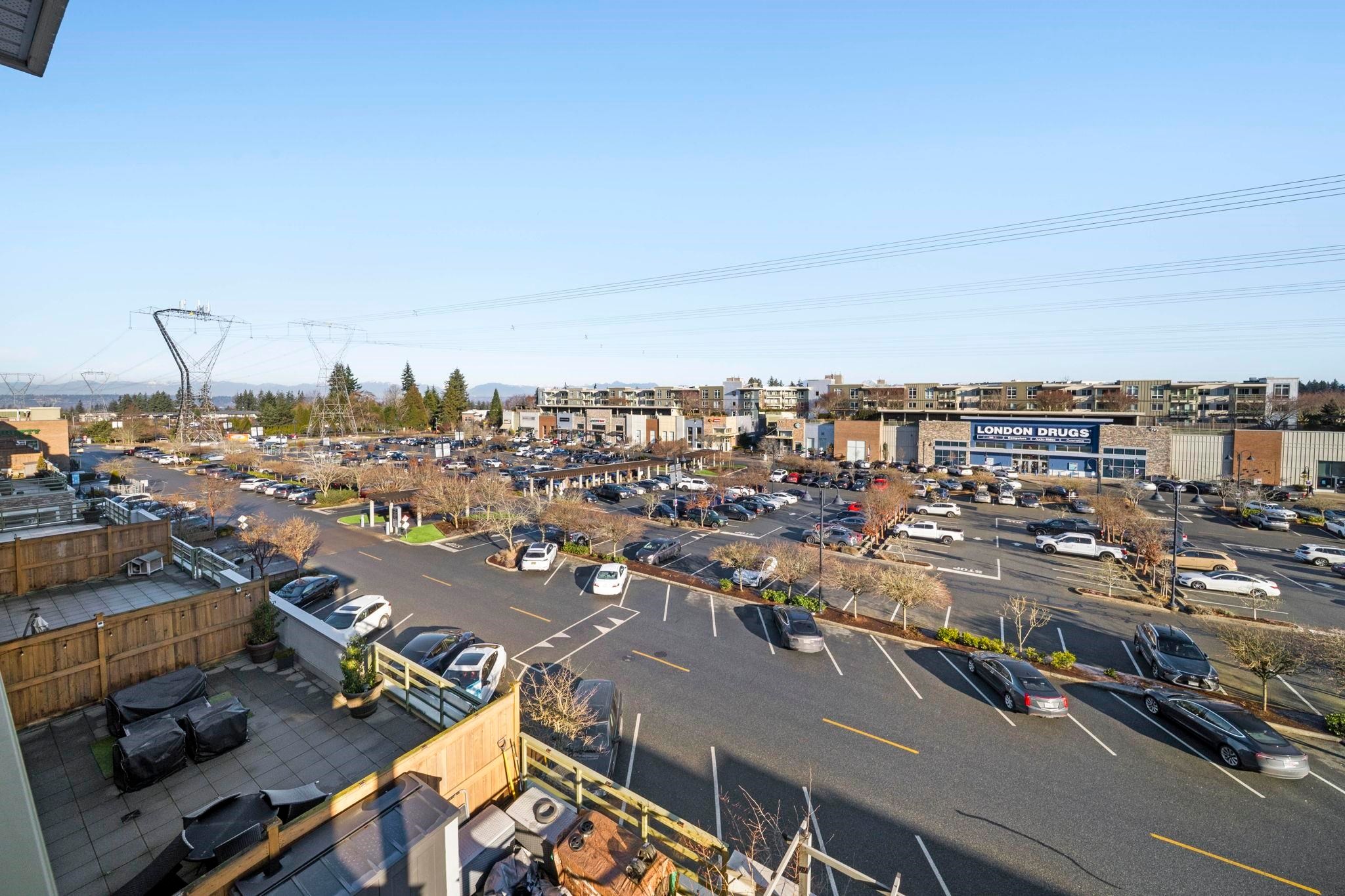 404-15785 Croydon Drive, Surrey, BC