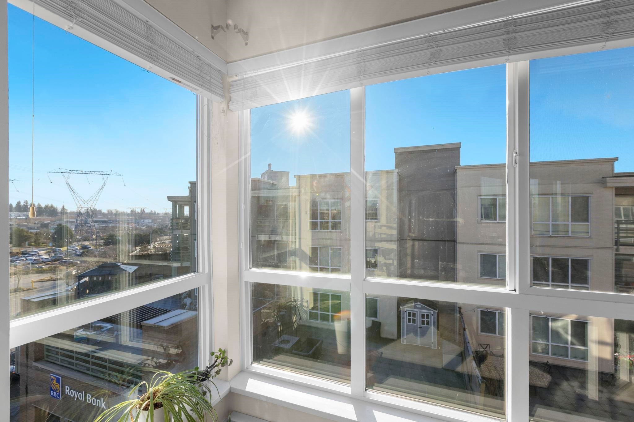 404-15785 Croydon Drive, Surrey, BC