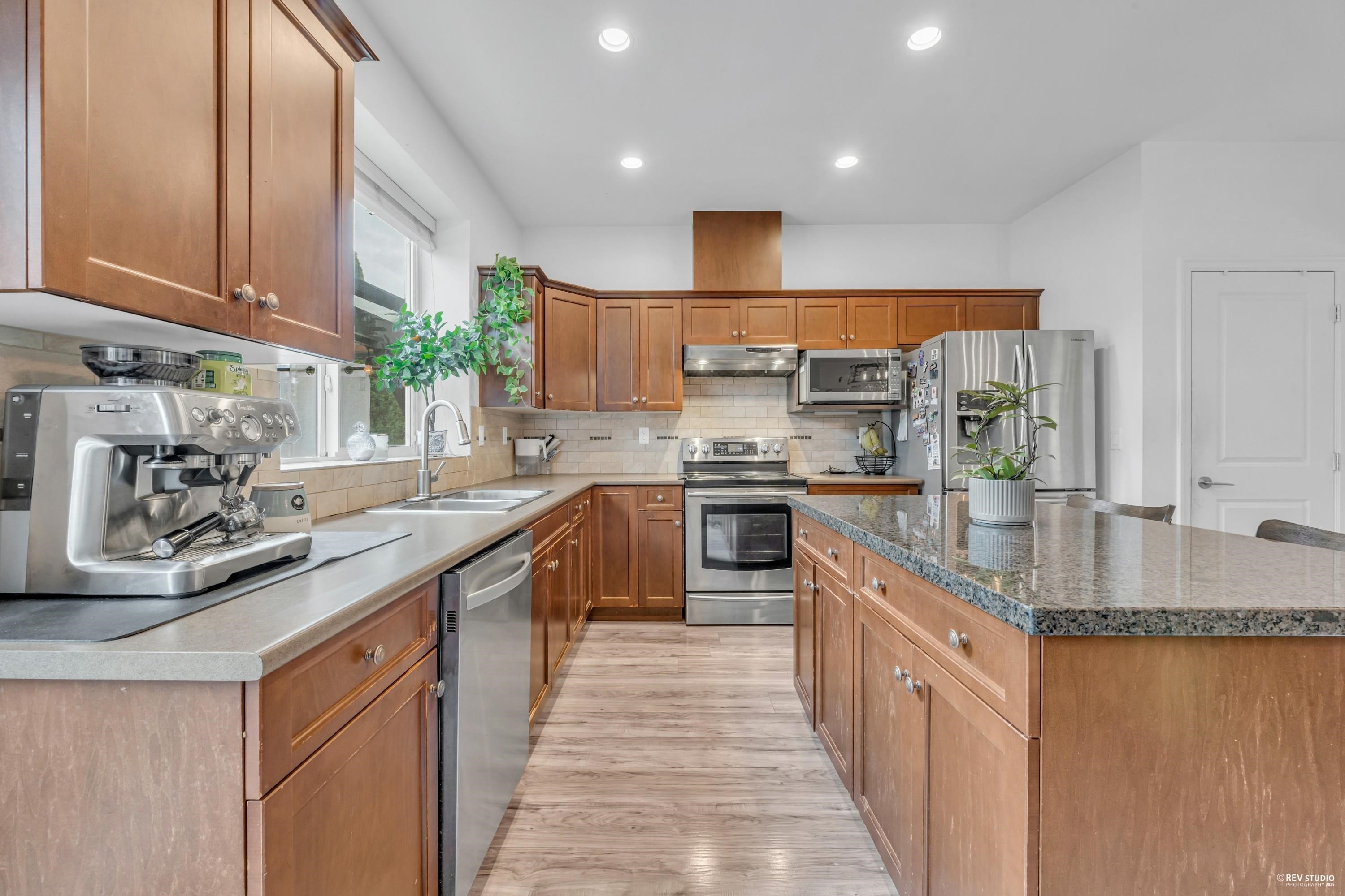 6956 208 Street, Langley, BC