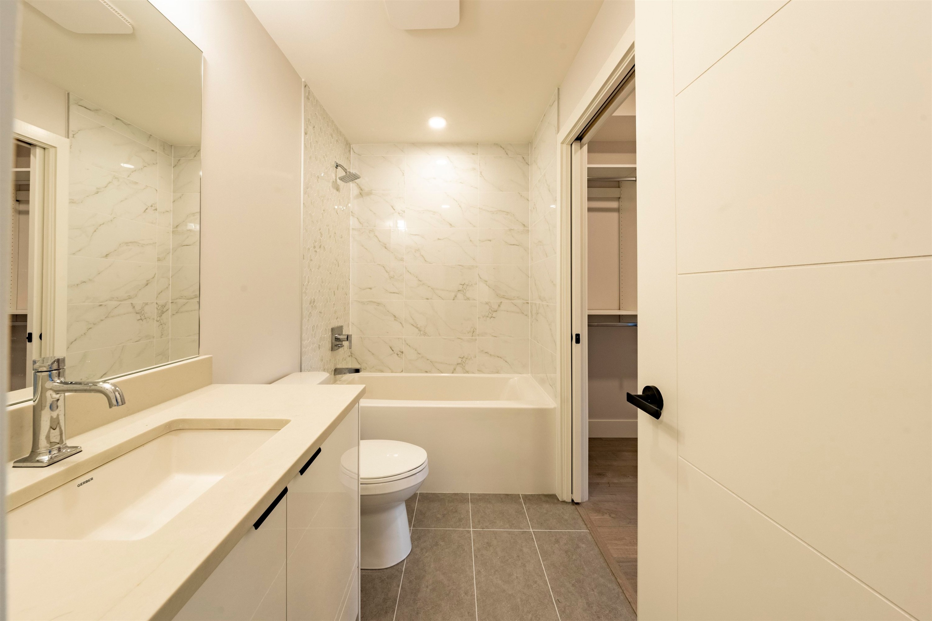 204-20061 Fraser Highway, Langley, BC