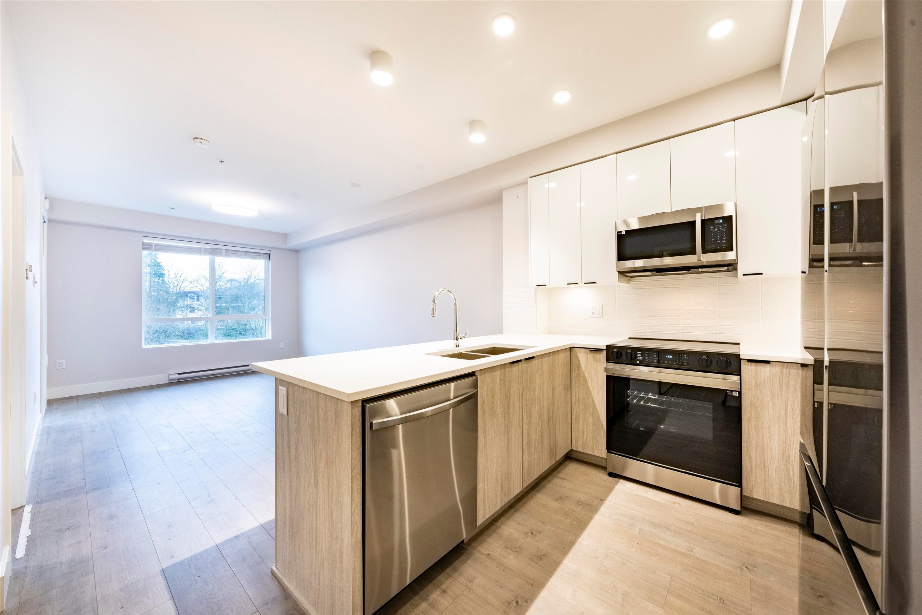 204-20061 Fraser Highway, Langley, BC